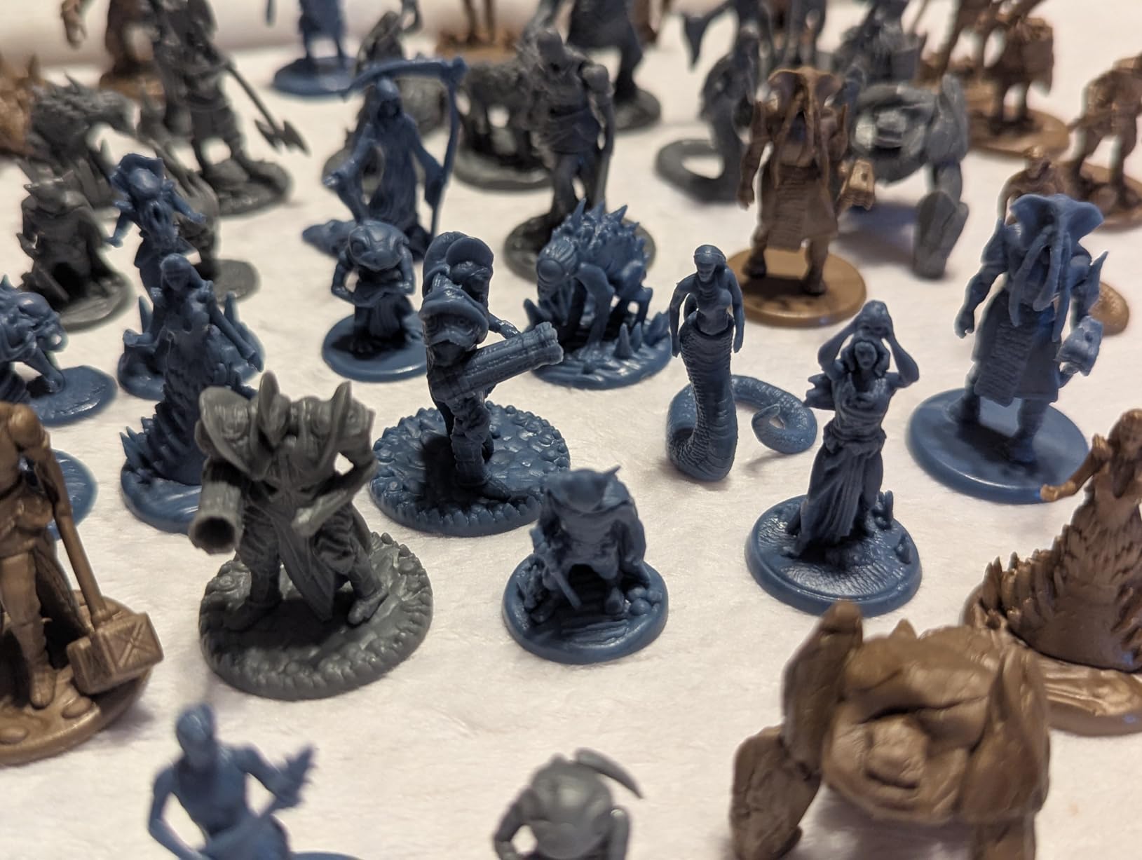 Underdusk Chaotic Encounters: 64pc DND Miniatures Bulk Set - 24 Unpainted 28mm D&D Figures with 4 Large Bosses (Hydra, Fire Elemental, Gluttony, Forest Guardian) - Digital Stat Blocks Included customer photo 1