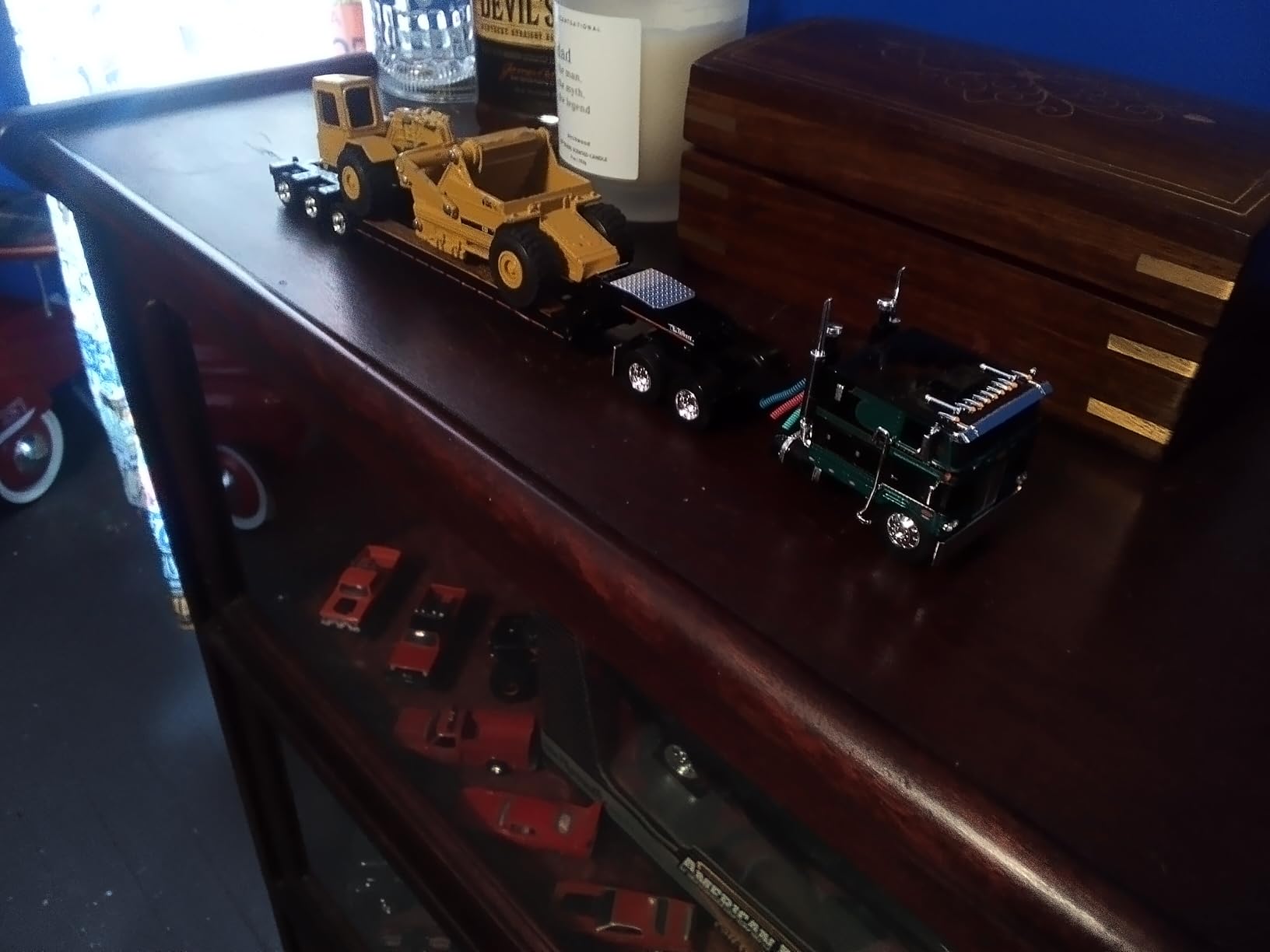 1/64 Green/Black Peterbilt 352 COE 118