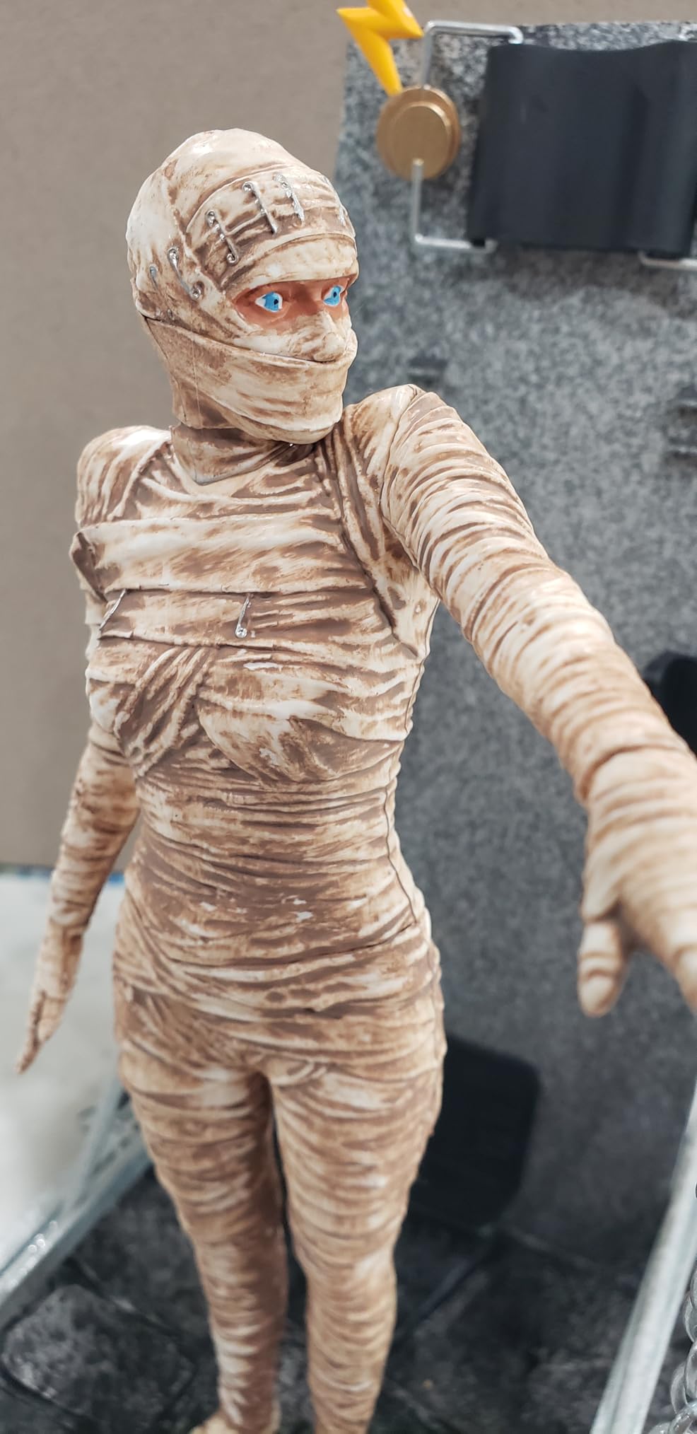 The Bride of Frankenstein 1:8 Scale Model Kit customer photo 1