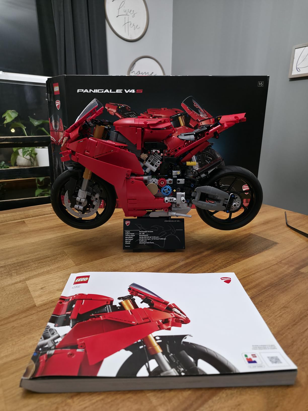 LEGO Technic Ducati Panigale V4 S Motorcycle Toy - Building Set for Adults, Men & Women, Ages 18+ - Gift for Birthdays - 42202 customer photo 1
