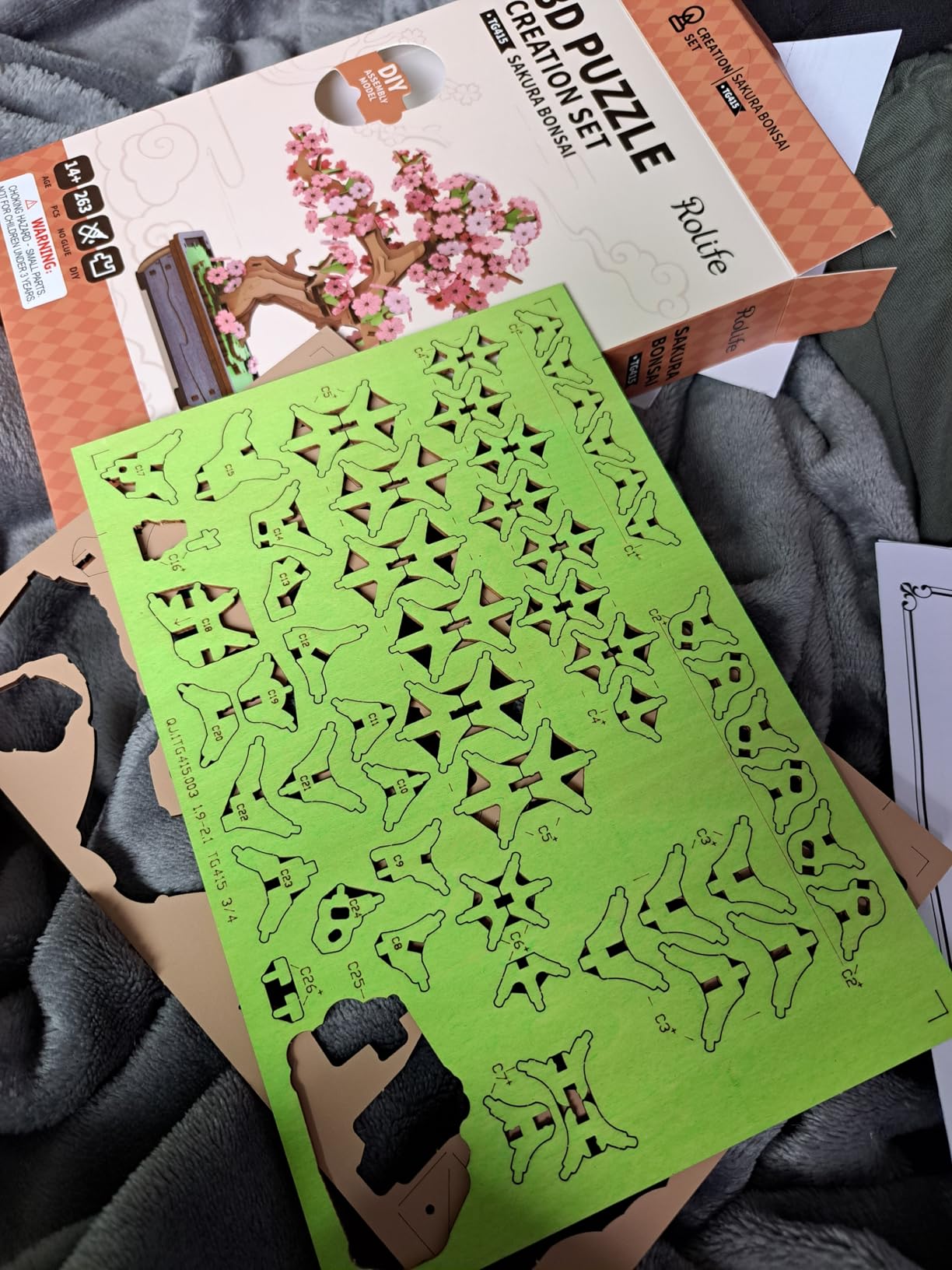 Rolife 3D Wooden Puzzle Flower for Adults, DIY Sakura Bonsai Tree Plants for Home Table Decor, Creative Cherry Blossom Crafts Birthday Model Building Kits Toys customer photo 2