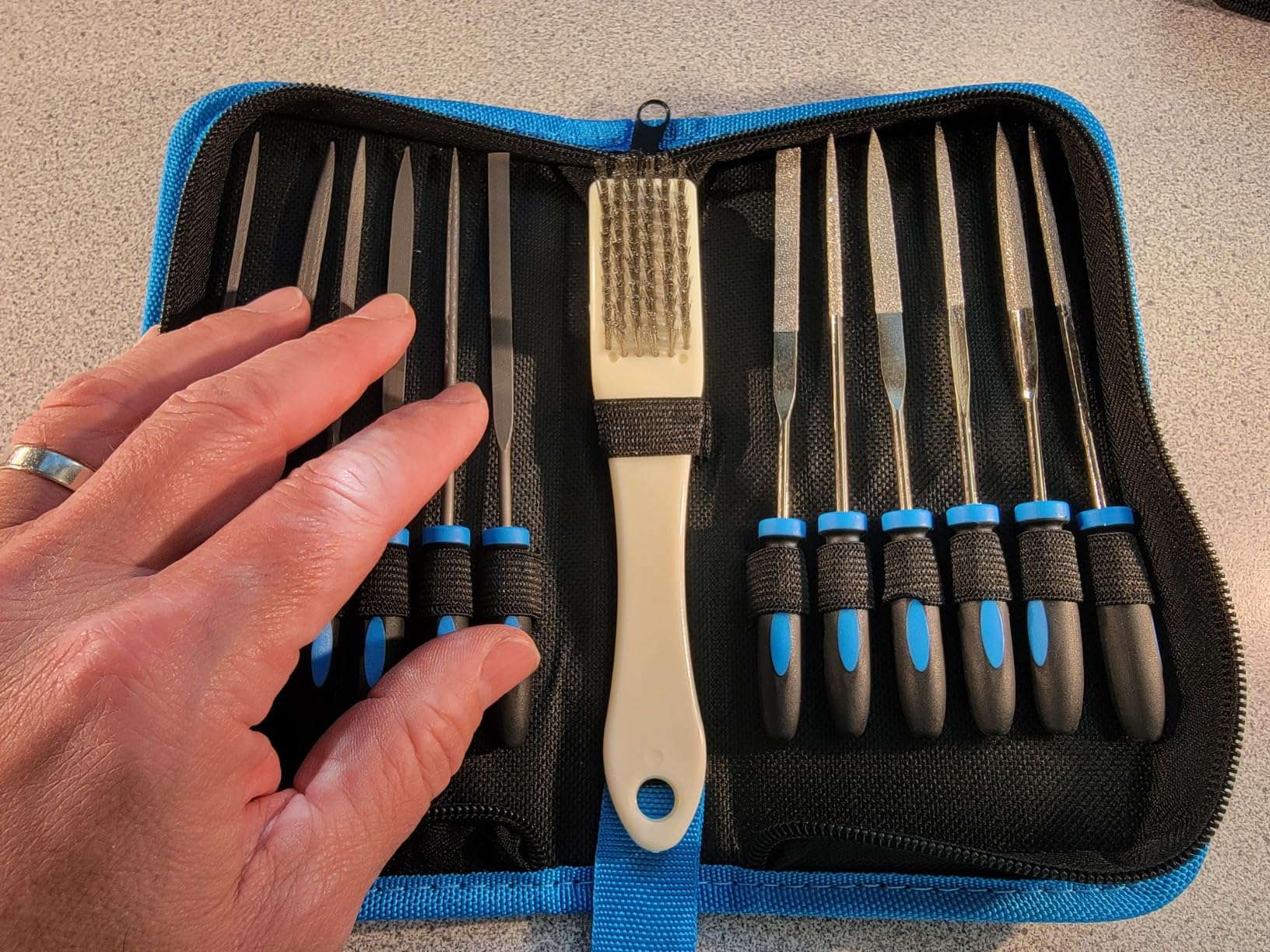 SOWKIPE 13Pcs Premium Small File Set, 6 Diamond Files, 6 Steel Files, Cleaning Brush & Carrying Case for Wood, Plastic, Jewelry, Leather, DIY customer photo 2