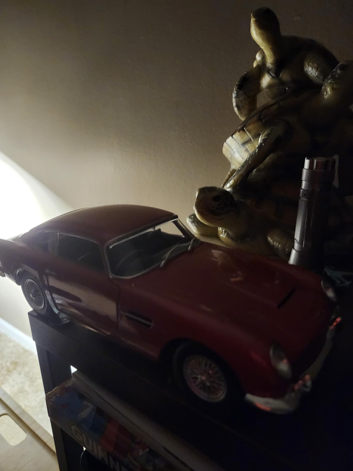 1:18 Scale Diecast - Aston Martin DB5 Metallic Red 1964 Model S1807103 customer photo 1