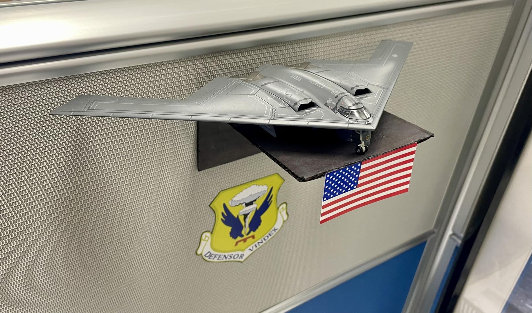 B-2A Spirit Die-cast Airplanes - 1/200 Scale Stealth Bomber Models Gift for Collector, Aviation Enthusiast - Premium Collectible with Display Stand Upgrade customer photo 1