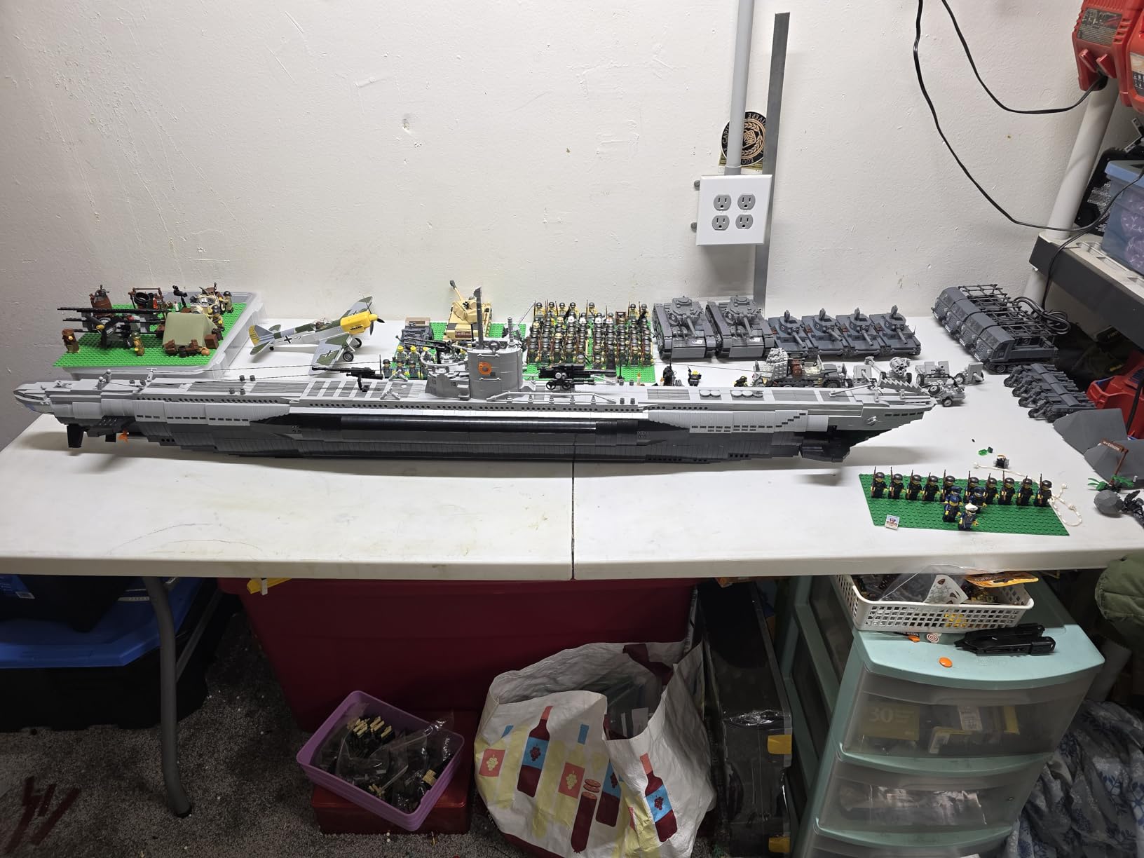 Reobrix U-Boat Submarine Building Set, Military Submarine Model Kit for Adults, WW2 History Collectible Home Decor Battleship Construction Set 33050 customer photo 1