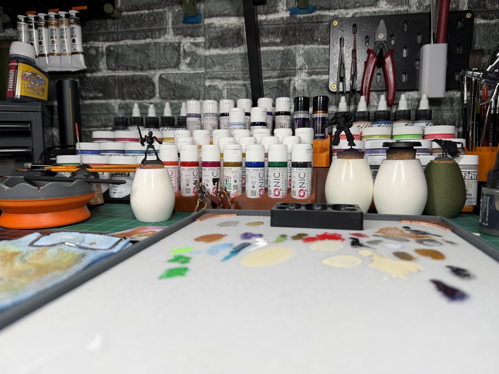 Ammo Ionic Dark Set - Includes Everything You Need to Paint Black Without Hassle on Different Materials, Acrylic, Multicoloured, 20 ml customer photo 1