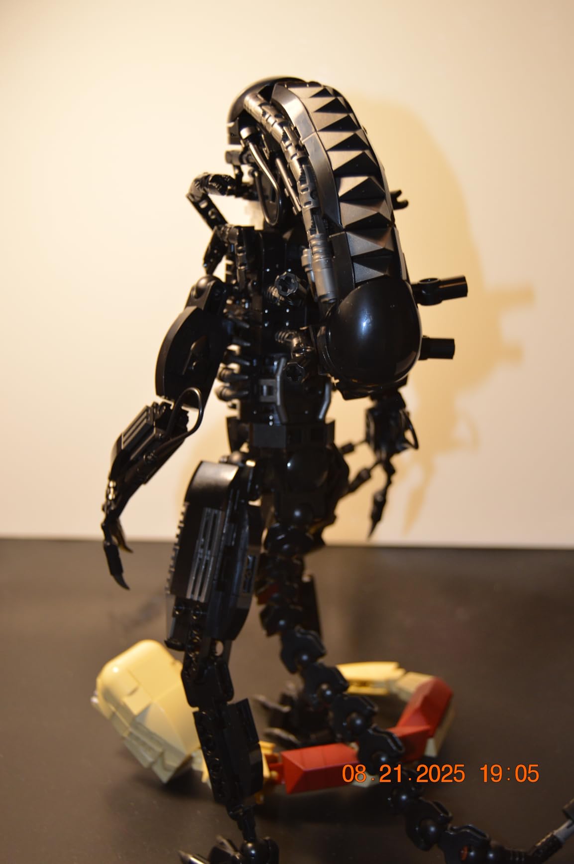 HIGH GODO Alien Mech Xenomorph Warrior Building Sets for Adult, Horror Action Figure Toy with Base,Gifts for Teens Aged 14+, Perfect for Birthdays Christmases Halloweens, 882 Pieces customer photo 2