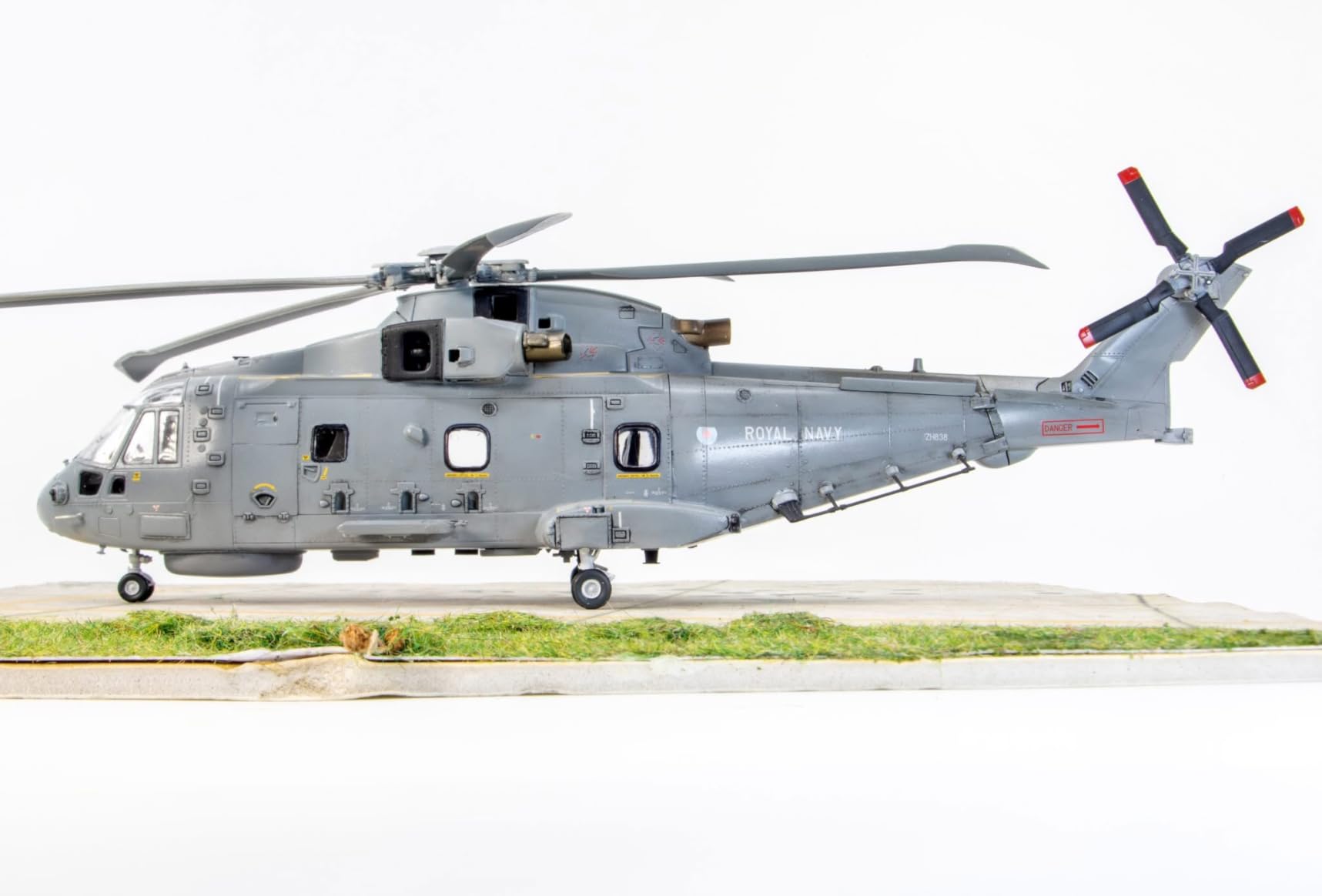 Italeri 1486 AW101 Merlin HM.1 1:72 Scale Plastic Model Kit/Model Assembly customer photo 1