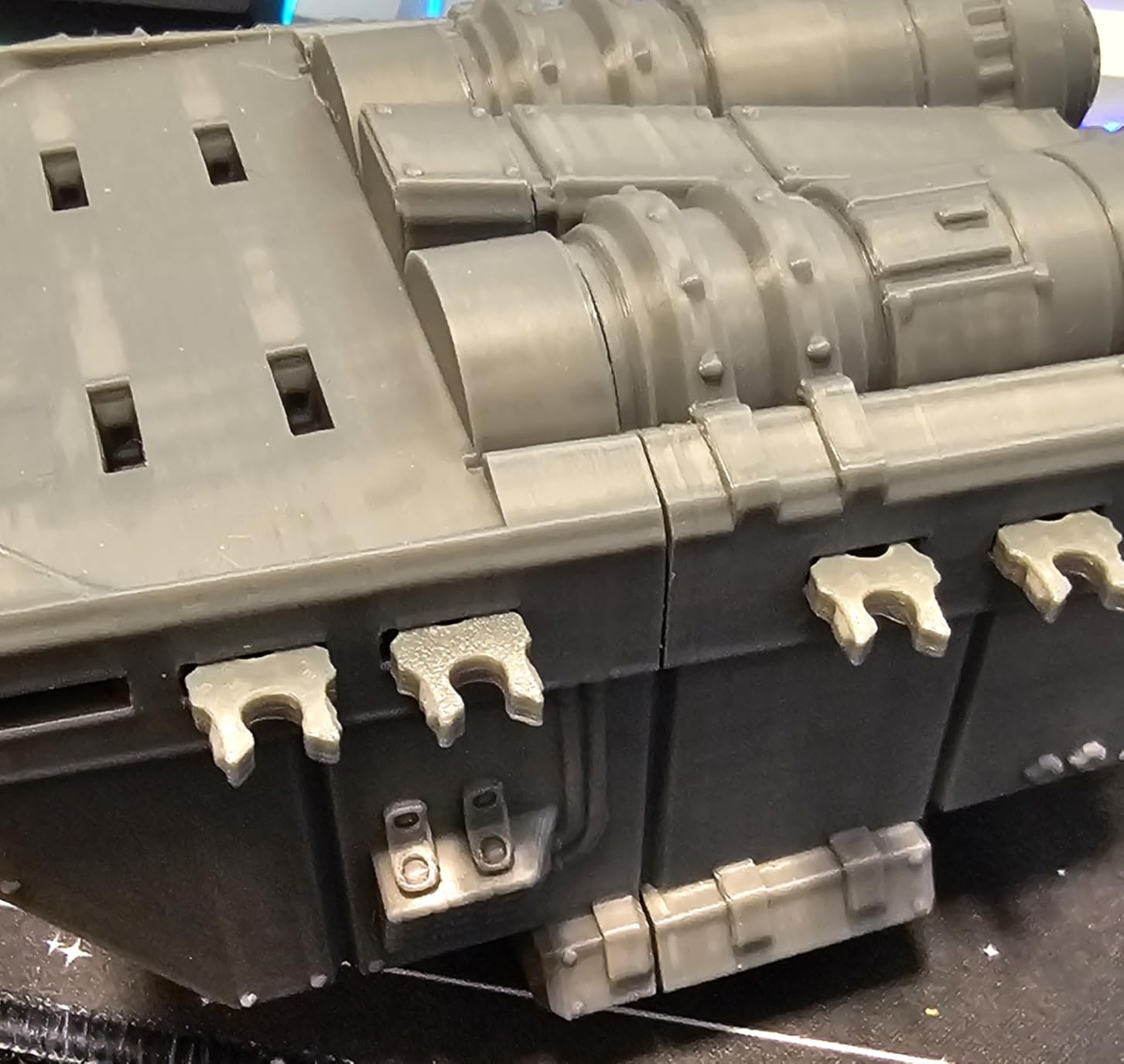 Tabletop Terrain Heavy Transport Lander - Sci-Fi Grimdark Aircraft for Tabletop Wargaming 28mm 32mm customer photo 2