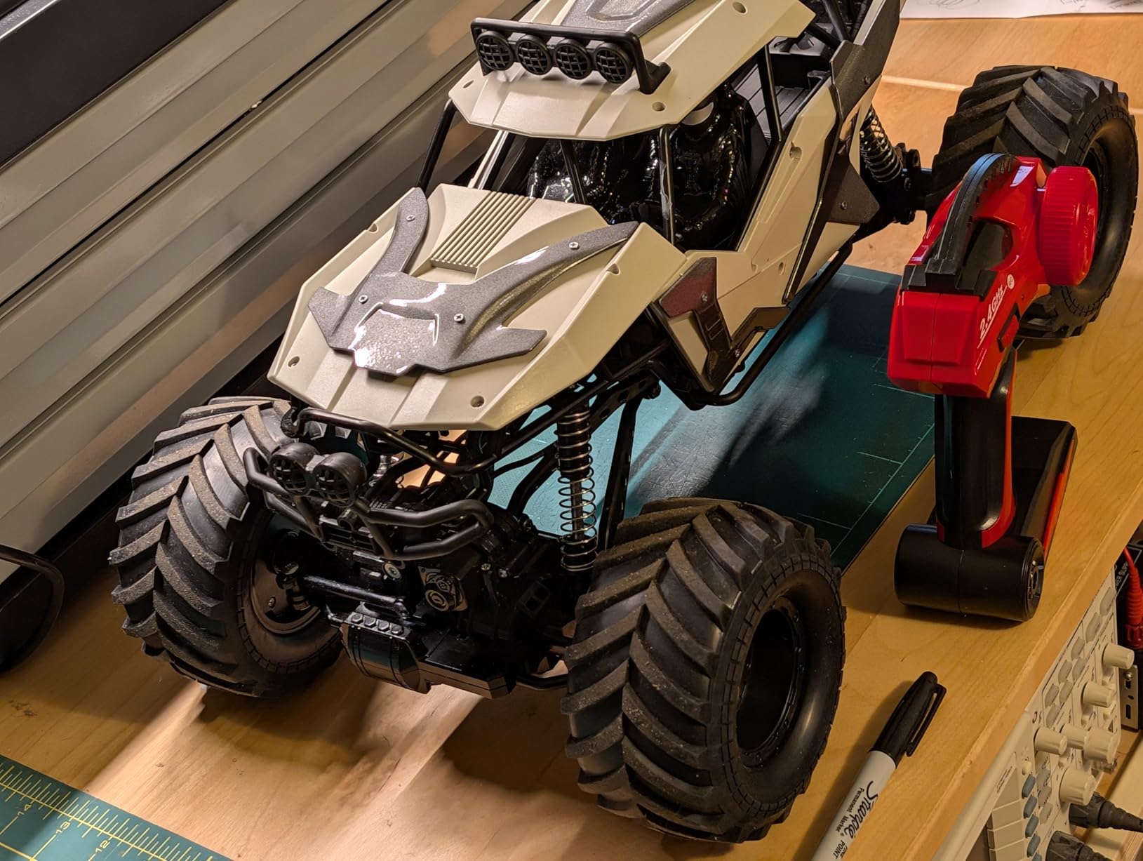 1:8 Large Amphibious RC Car - 4WD Waterproof Monster Truck Drives on Water & Land, All Terrain Remote Control Truck with LED Lights, Toy for Kids 3 Years and Up customer photo 2