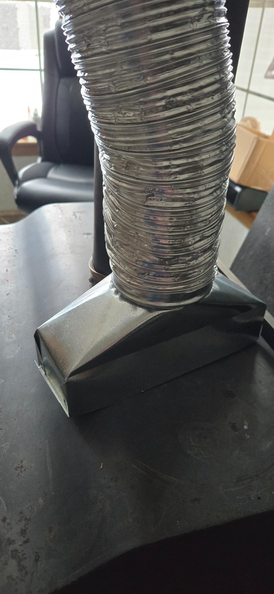 Deflect-O Jordan 4 in. Dia. x 10 in. L Galvanized Steel Duct customer photo 1
