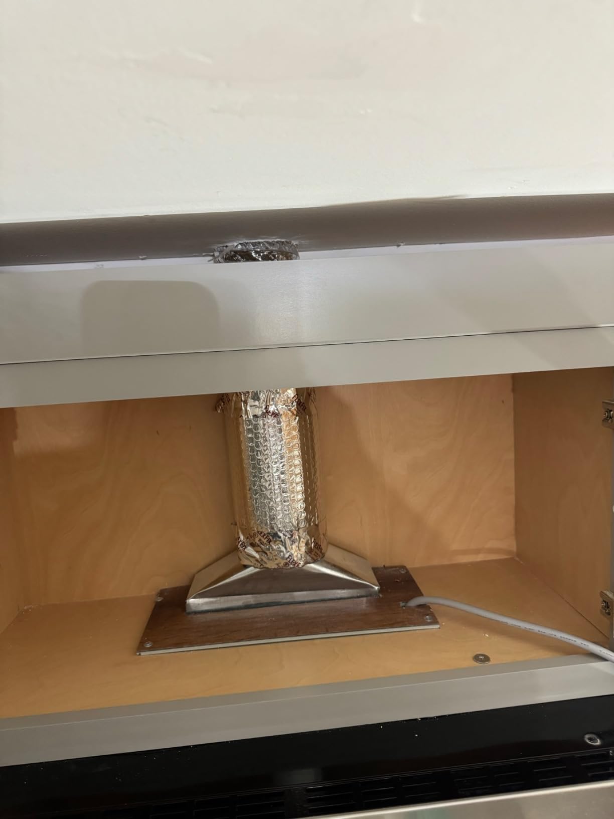 Deflect-O Jordan 4 in. Dia. x 10 in. L Galvanized Steel Duct customer photo 2