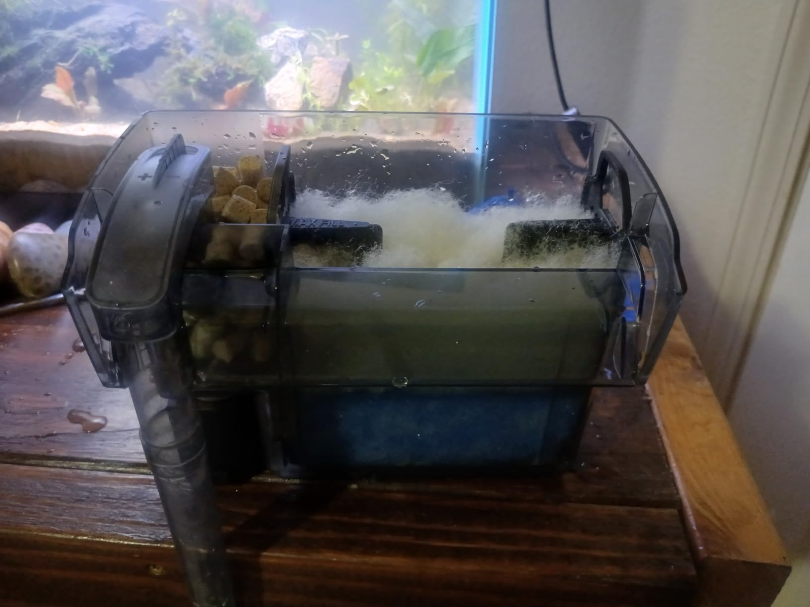 Fluval 50 Power Filter - Aquarium Filter for 20 to 50 Gallon Fish Tanks - Quiet Energy Efficient Pump - Mechanical, Chemical & Biological Filtration - Easy Install & Maintenance customer photo 1