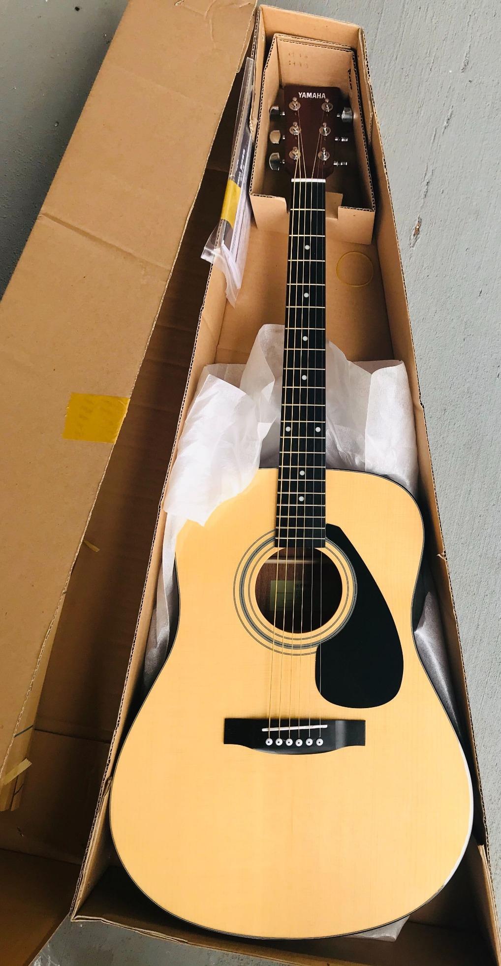 Yamaha GigMaker Deluxe Acoustic Guitar Package with FD01S Guitar, Gig Bag, Tuner, Strap and Picks - Natural customer photo 1