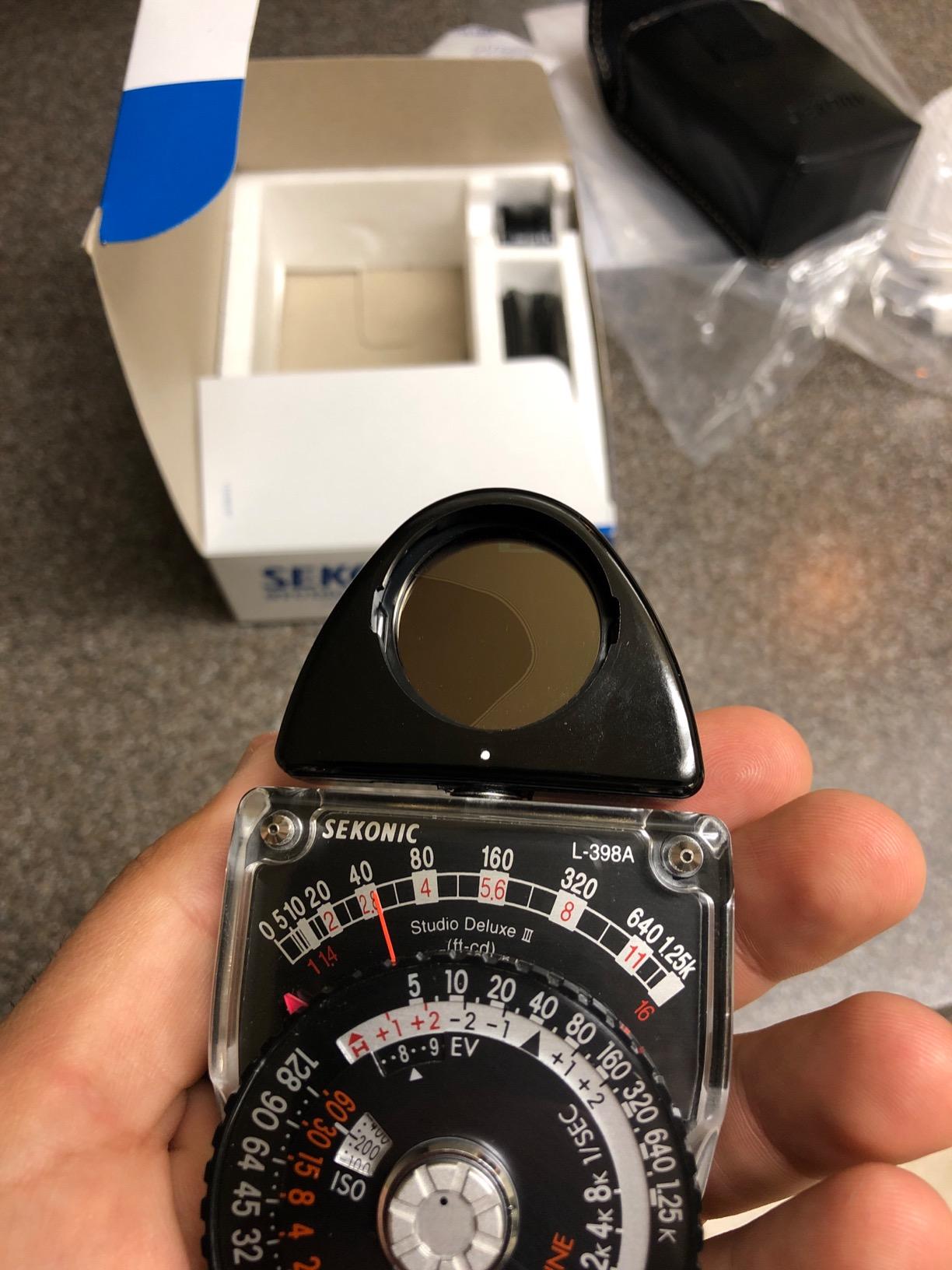 Sekonic L-398A Studio Deluxe III Analog Light Meter, Battery-Free Incident & Reflected Ambient Meter with Amorphous Photocell customer photo 1