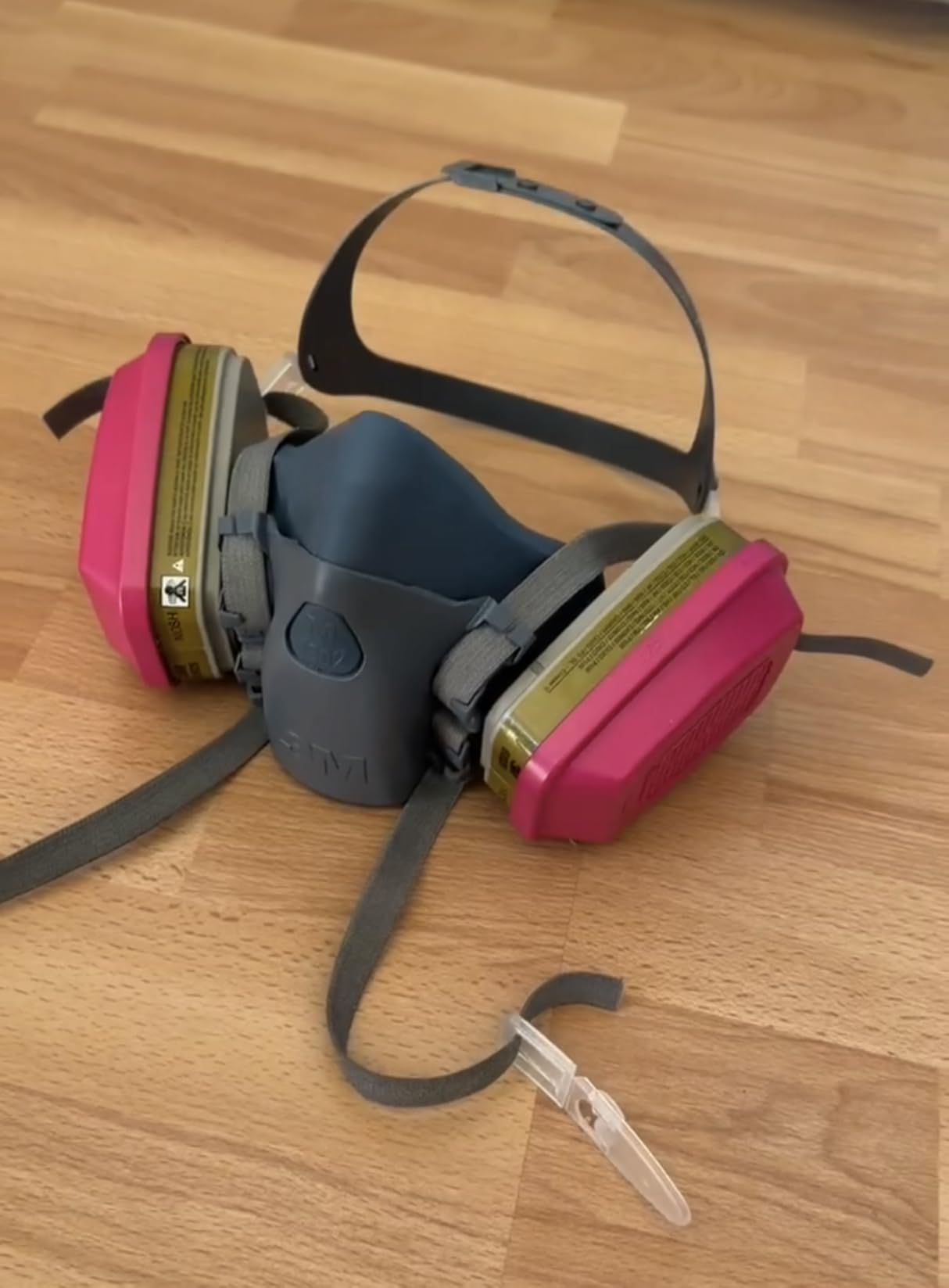 3M P100 Respirator Cartridge/Filter 60926, 1 Pair, NIOSH, Helps Protect Against Organic Vapors, Acid Gases, Ammonia Methylamine, Formaldehyde and Particulates customer photo 1