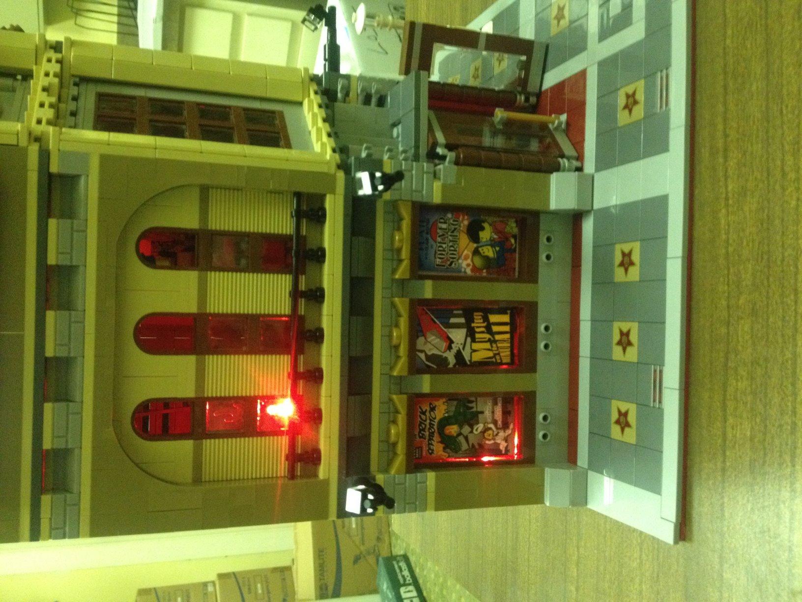 Creator 10232 Palace Cinema customer photo 2