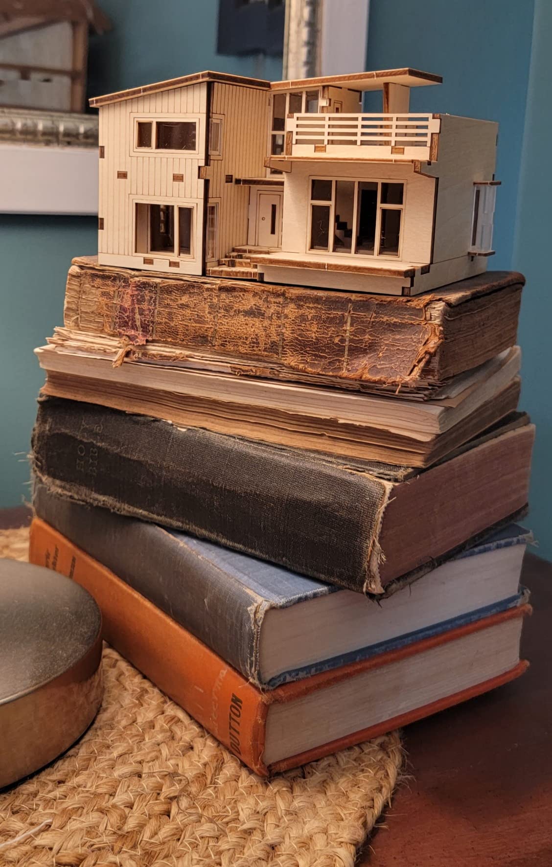 YOUNGMODELER DESKTOP Wooden Assembly Model Kits (Modern House) customer photo 1