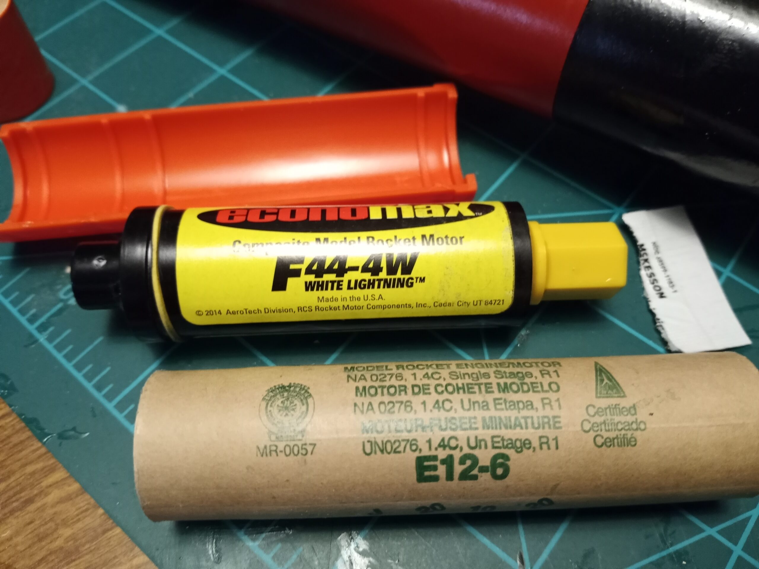 Estes 9753 Pack of Two 24-Millimeter to 29-Millimeter Engine Adapters, Paper Motor Adapters customer photo 2
