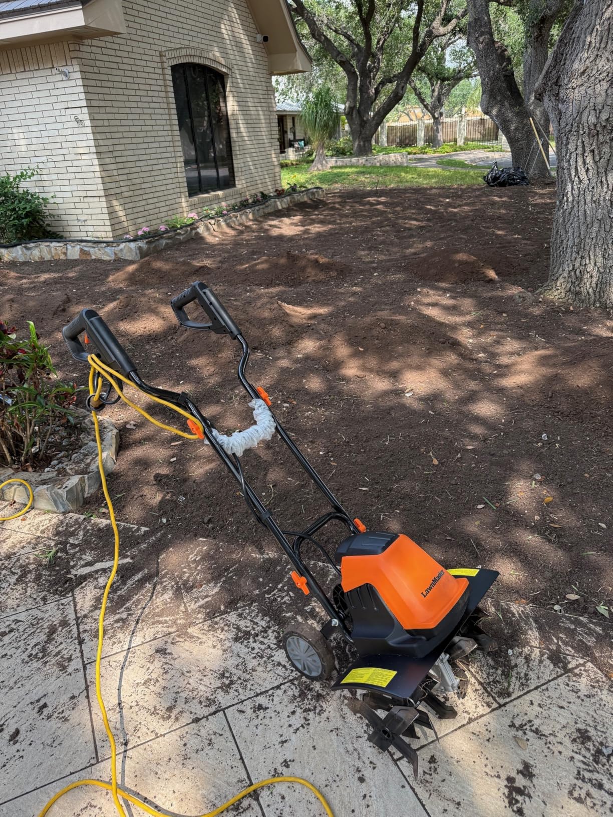 LawnMaster TE1216M Electric Tiller 12-Amp, 16-Inch customer photo 1