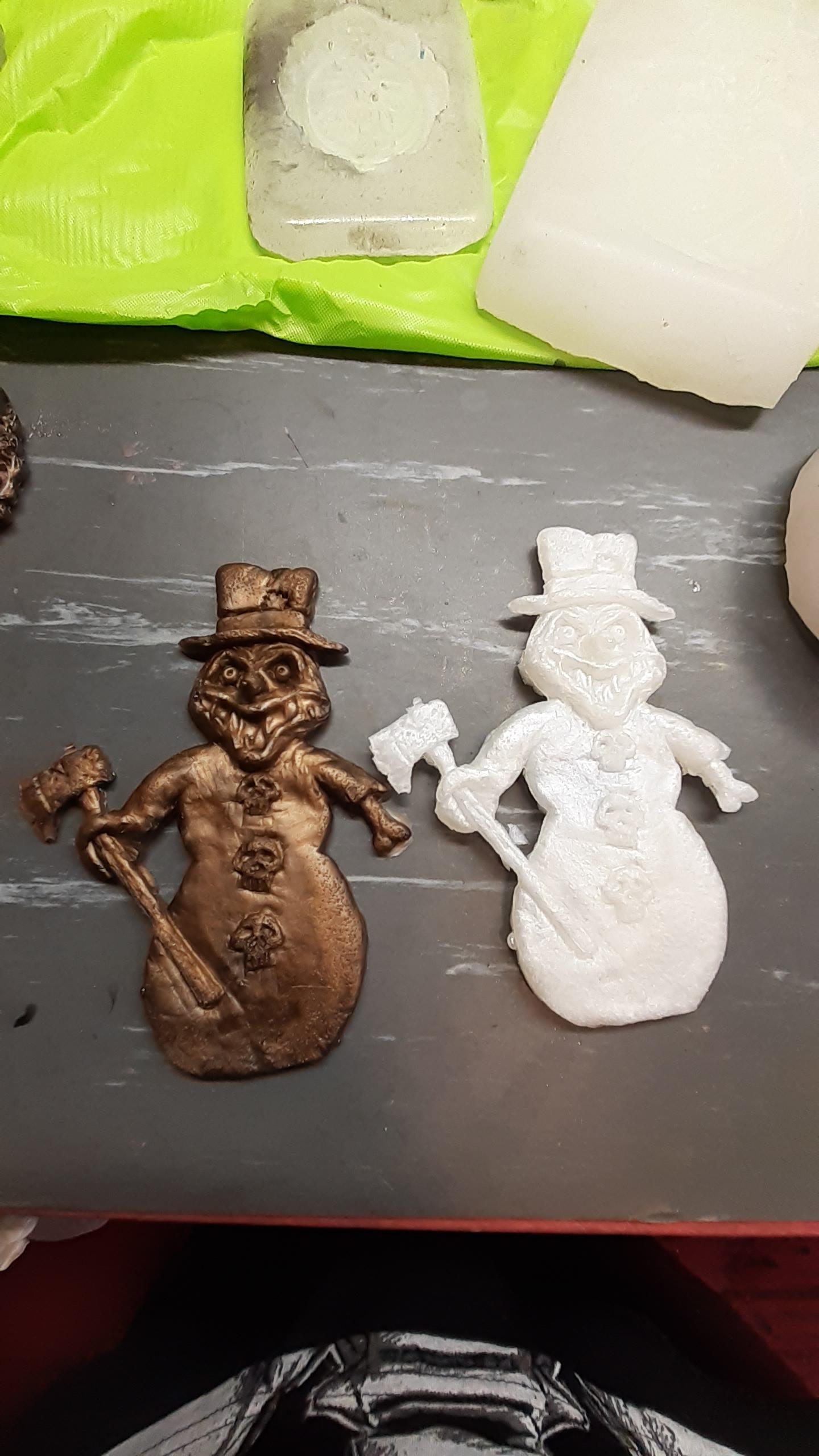 Smooth-On Smooth-Cast 305 Liquid Plastic Resin for Special Effects, & More, White - Pint Unit customer photo 1
