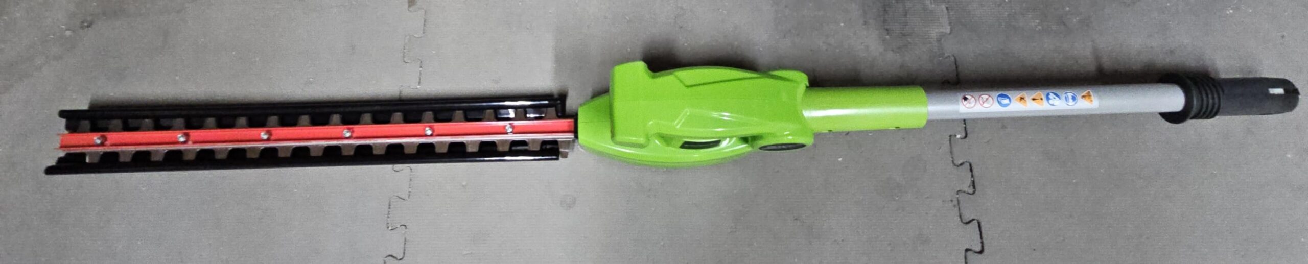Greenworks 40V 8-inch Cordless Pole Saw with Hedge Trimmer Attachment, 2.0Ah Battery and Charger Included customer photo 2