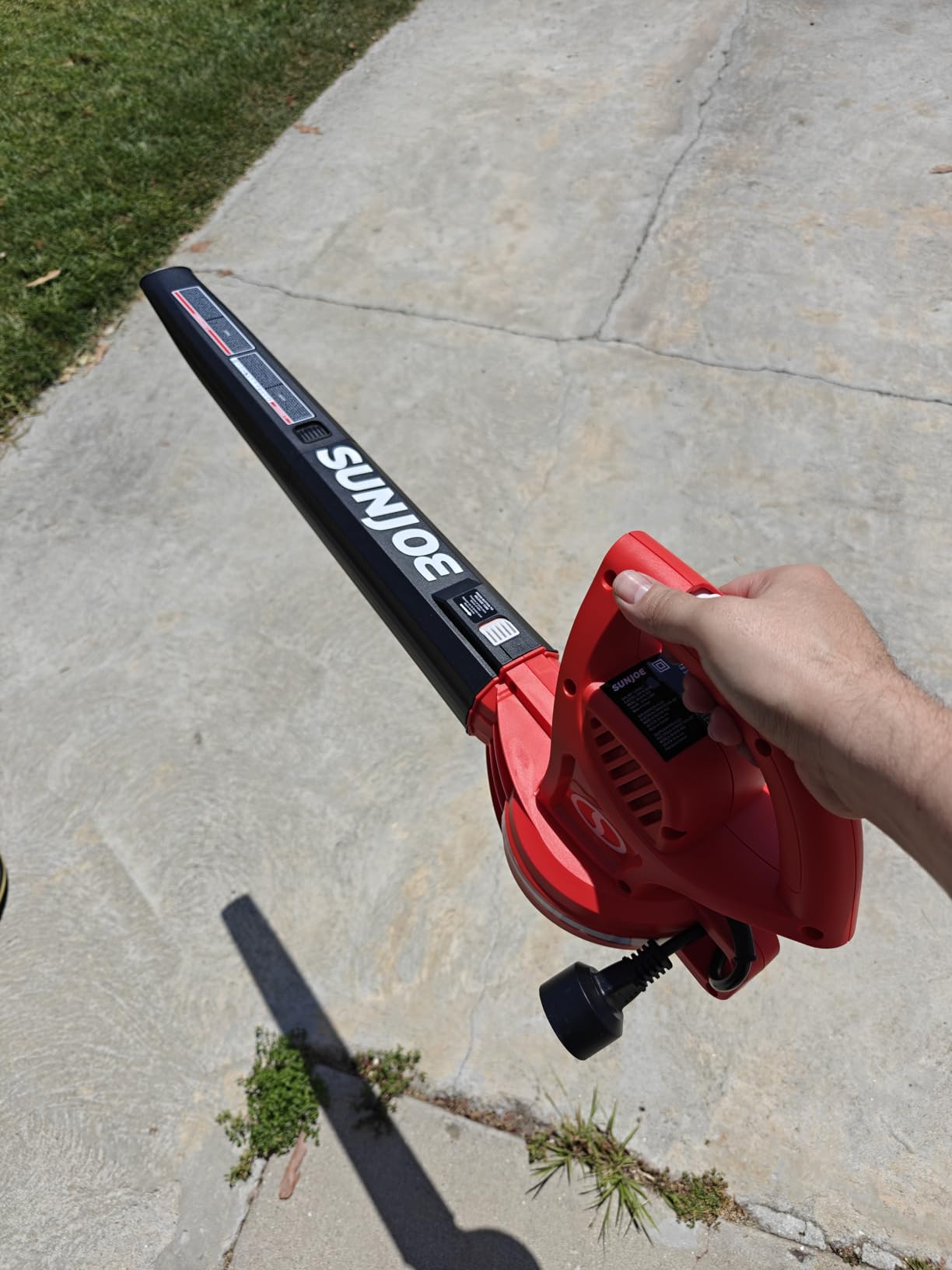 Sun Joe Corded Electric Leaf Blower Machine, 155 MPH, 260 CFM, 6-Amp Motor, Black - Portable and Lightweight Gardening Equipment for Yard Care and Lawn Maintenance, SBJ597E customer photo 1