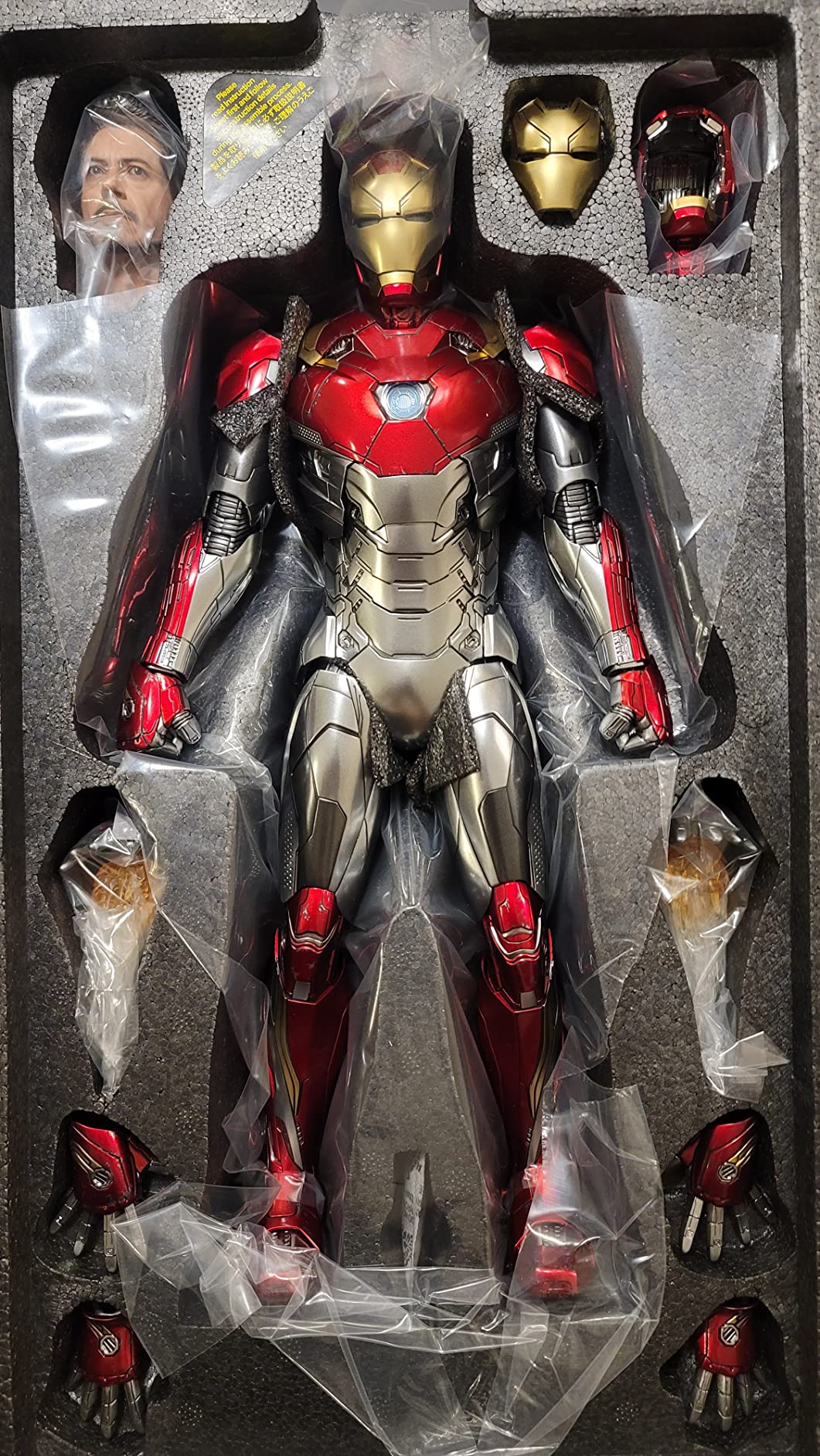 Hot Toys HT905743 Iron Man Mark L (Infinity War) 1/6 Scale Figure, 32 cm customer photo 1