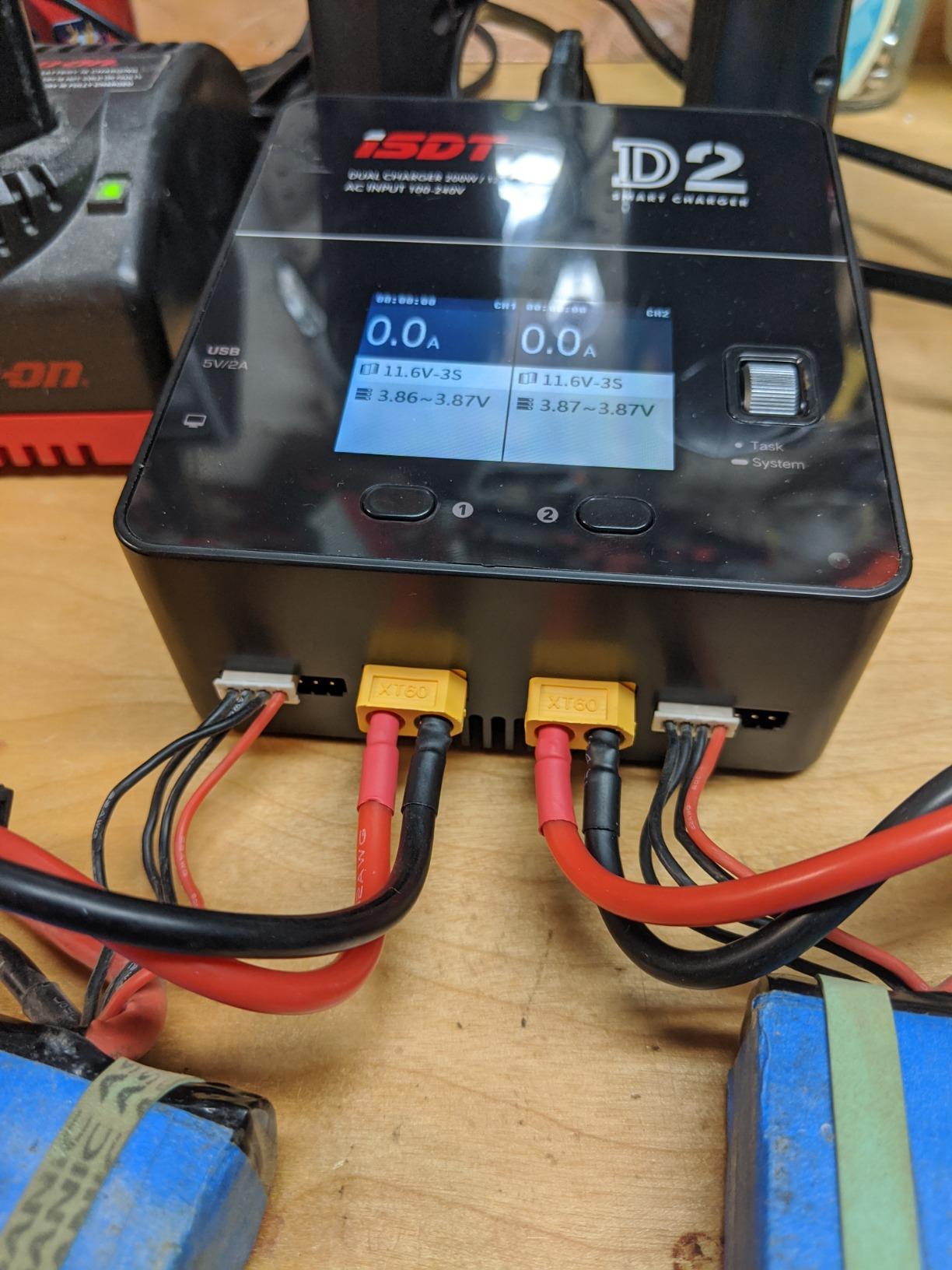 ISDT D2 Mark 2 LiPo Battery Balance Charger Duo Discharger Dual 200W 12A2 AC Dual Channel Output 1-6S Li-ion Life NiCd NiMH LiHV PB Smart Battery customer photo 2
