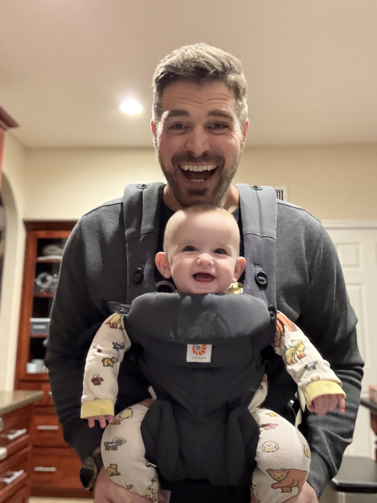 Ergobaby Omni Classic Baby Carrier Newborn to Toddlers 0-48 Months (7-45 lbs) - 4-Position 100% Premium Cotton Baby Carrier with Ergonomic Support - Pearl Grey customer photo 1