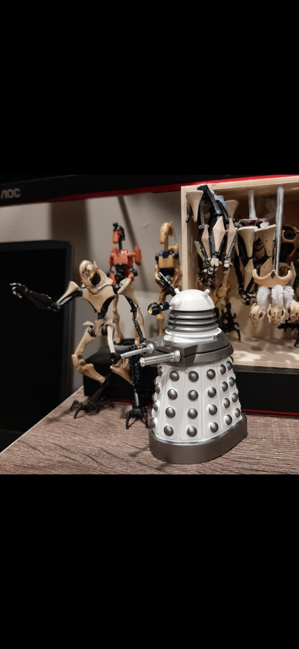 Doctor Who: The Daleks Parliament Figurine Set customer photo 2