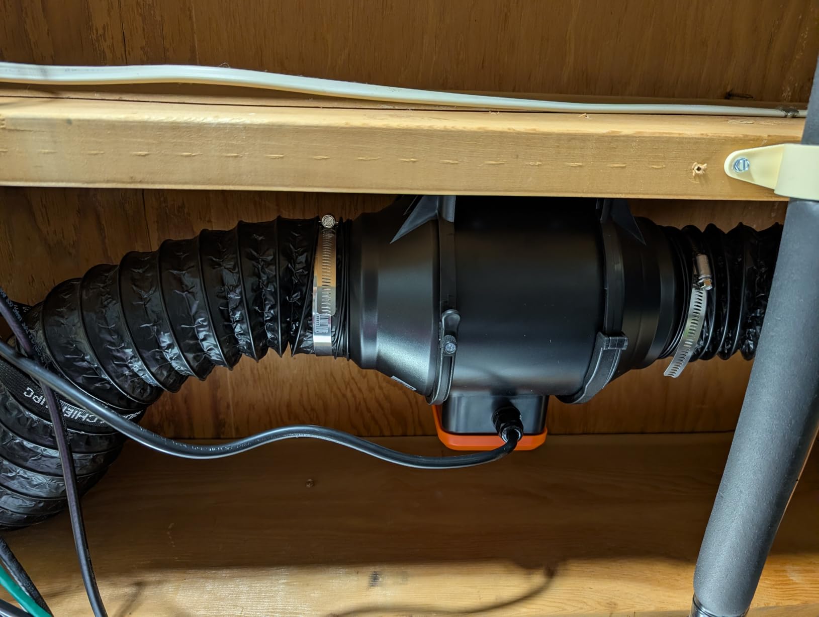 AC Infinity Flexible 6-Inch Aluminum Ducting, Heavy-Duty Four-Layer Protection, 25-Feet Long for Heating Cooling Ventilation and Exhaust customer photo 2