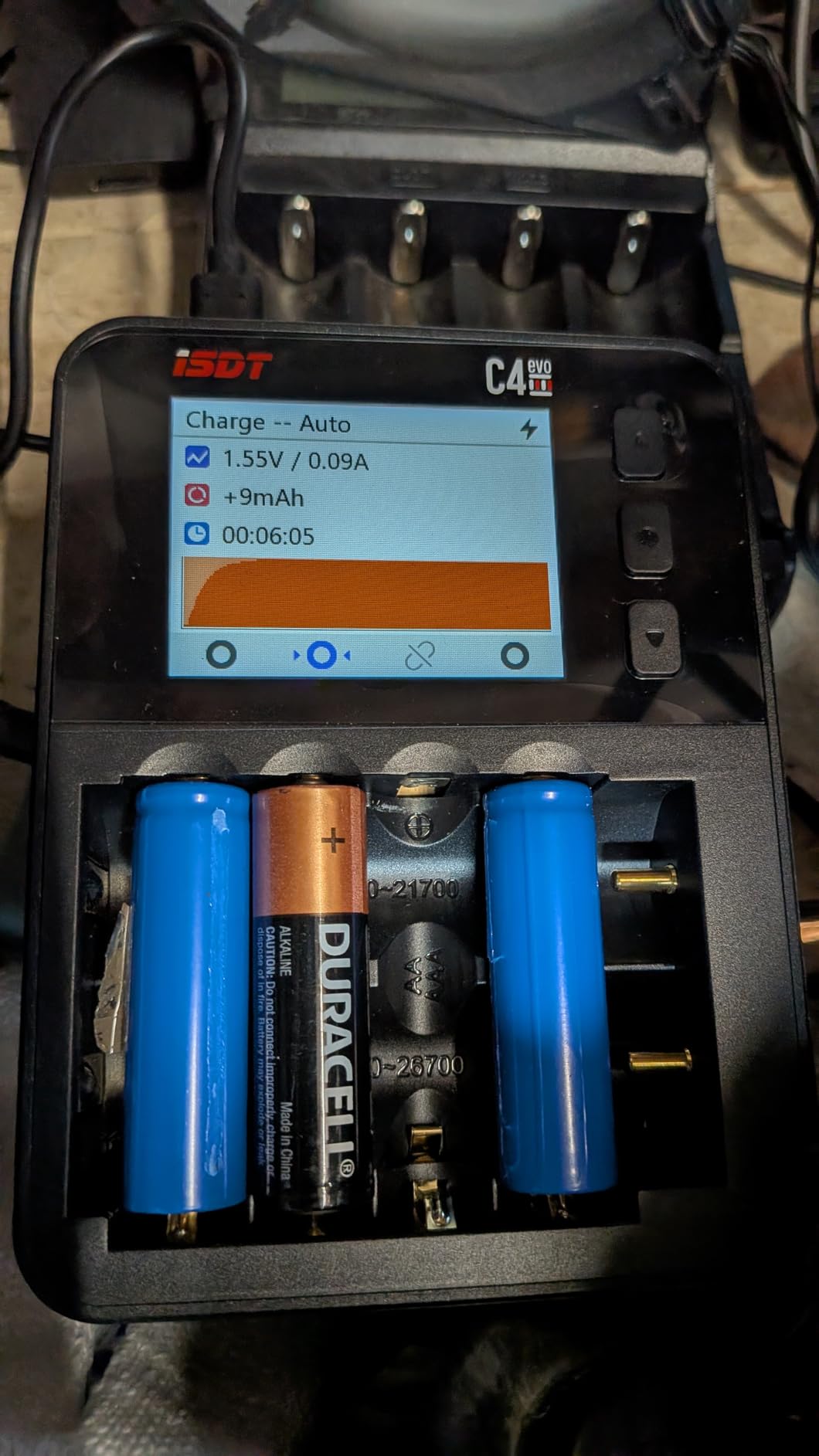 ISDT C4 EVO Battery Charger Analyzer, Smart AA AAA 18650 Rechargeable Charger with LCD Display, Cycle/Analyze Modes, Adjustable Current, USB-C Fast Charging customer photo 1