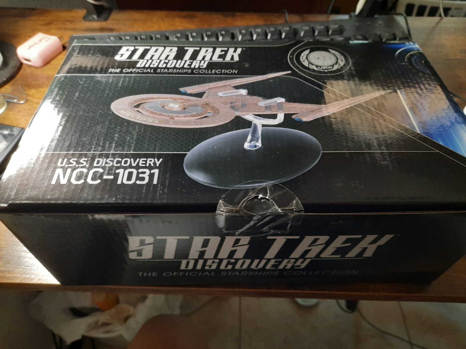Star Trek Discovery The Official Starships Collection #2: USS Discovery NCC-1031 Ship Replica customer photo 2