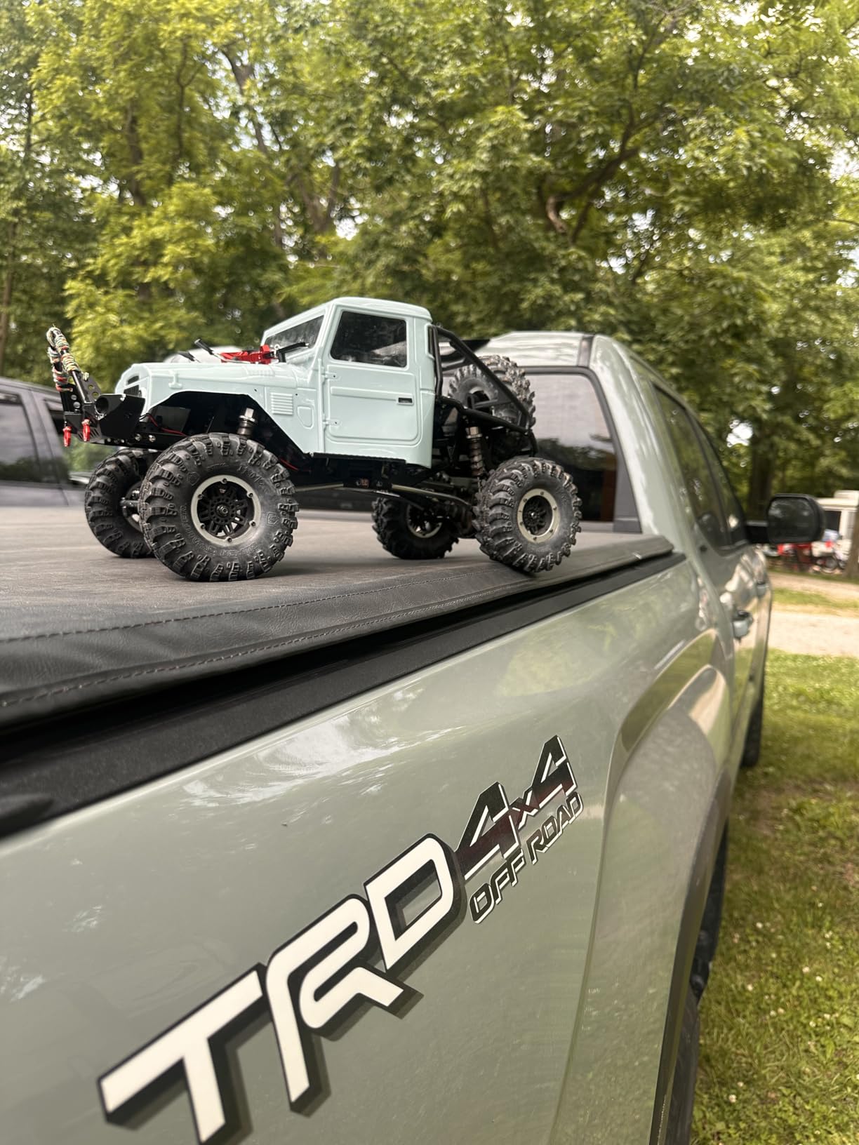 RC Front Bumper Metal Front Bumper with LED Light for 1:10 RC Crawler TRX-4 Axial SCX10 SCX10 II 90046 SCX10 III AXI03007 (Black) customer photo 1