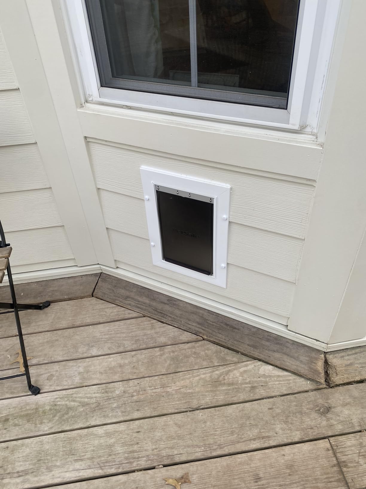 PetSafe Never Rust Wall Entry Pet Door - Telescoping Frame - Insulates Better Than Metal, Energy Efficient - Interior & Exterior, Weatherproof, Easy to Install & Clean - M customer photo 1