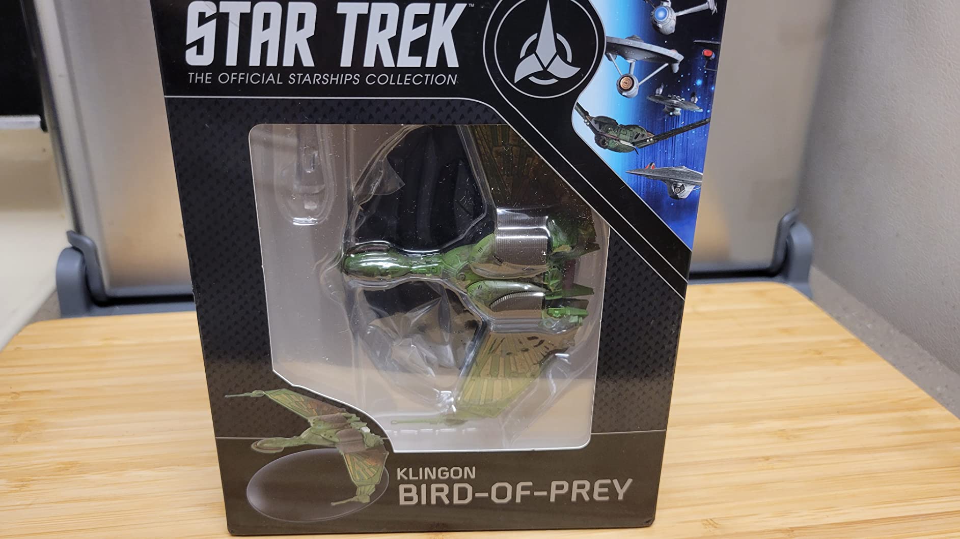 Eaglemoss Star Trek The Official Starships Collection 2: Klingon Bird of Prey Ship Replica Figurine, Green customer photo 1
