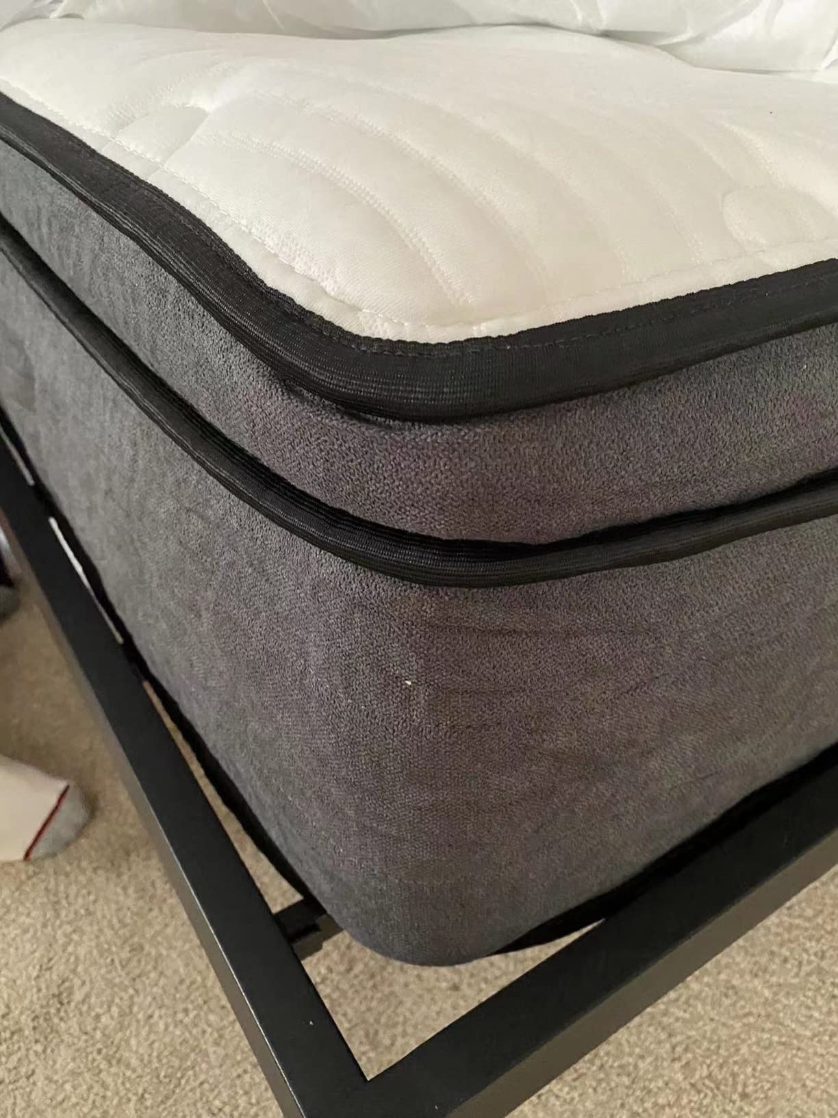Sweetnight Queen Mattress in a Box - 12 Inch Plush Pillow Top Hybrid Mattress, Gel Memory Foam for Motion Isolating Individually Wrapped Coils, Queen Size customer photo 1