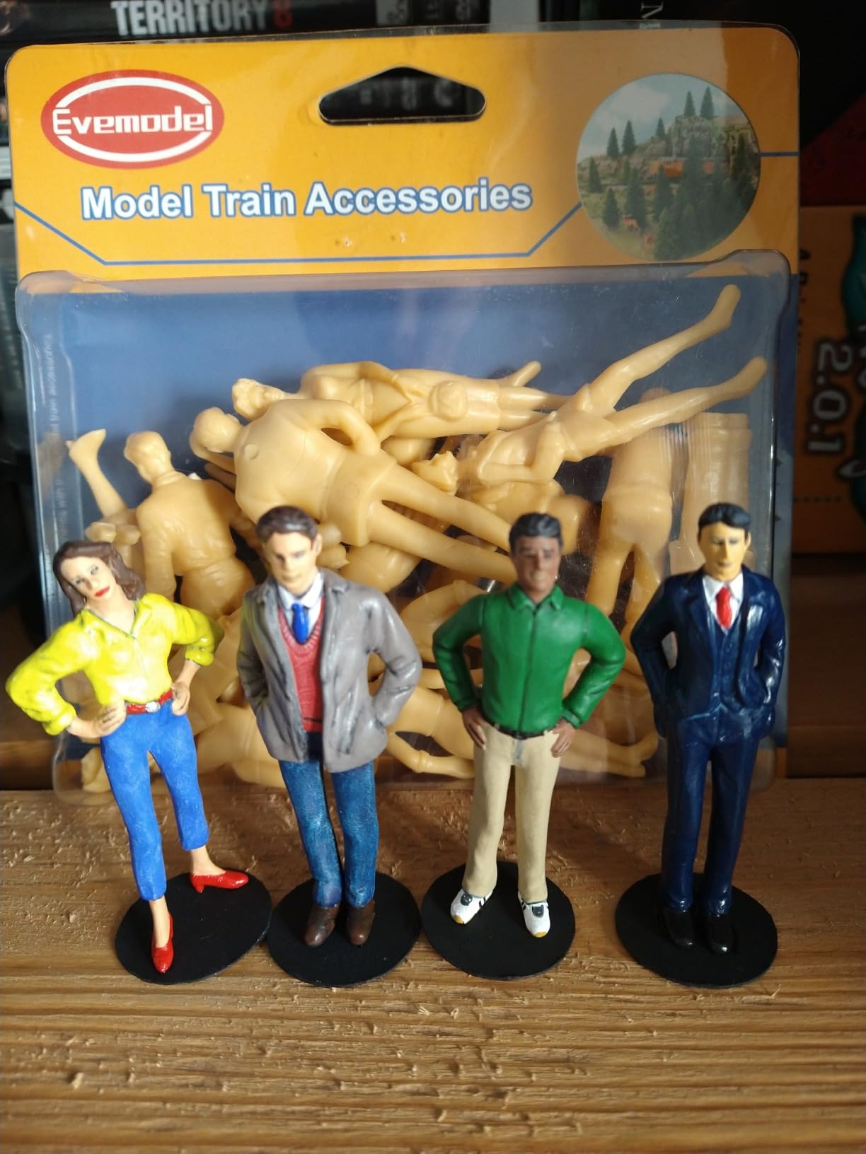 P2501B 24pcs Model Trains Architectural 1:25 UnPainted Figures G Scale Sitting and Standing Person Model Railway Layout customer photo 1