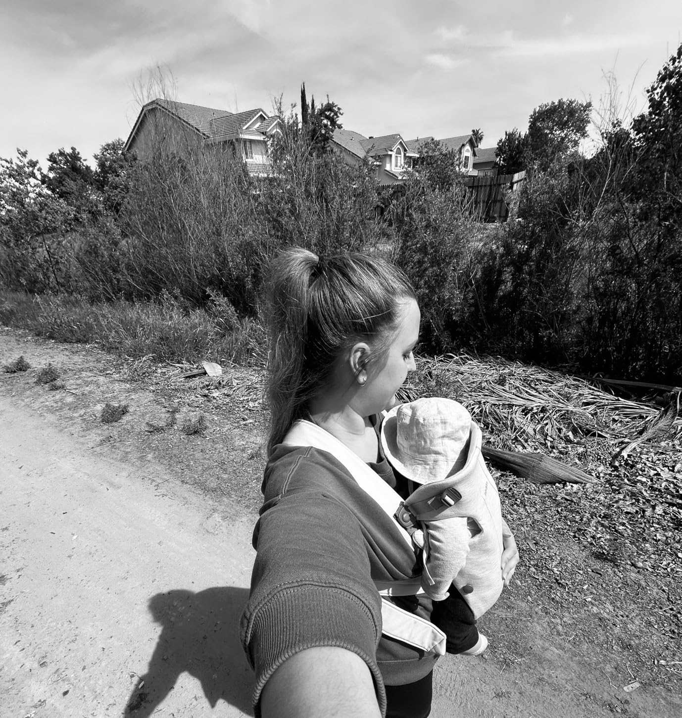BabyBjorn Baby Carrier Mini, Dark Gray, 3D Jersey Infant Carrier (7-25 lbs), Ergonomic, Easy-to-Use customer photo 1