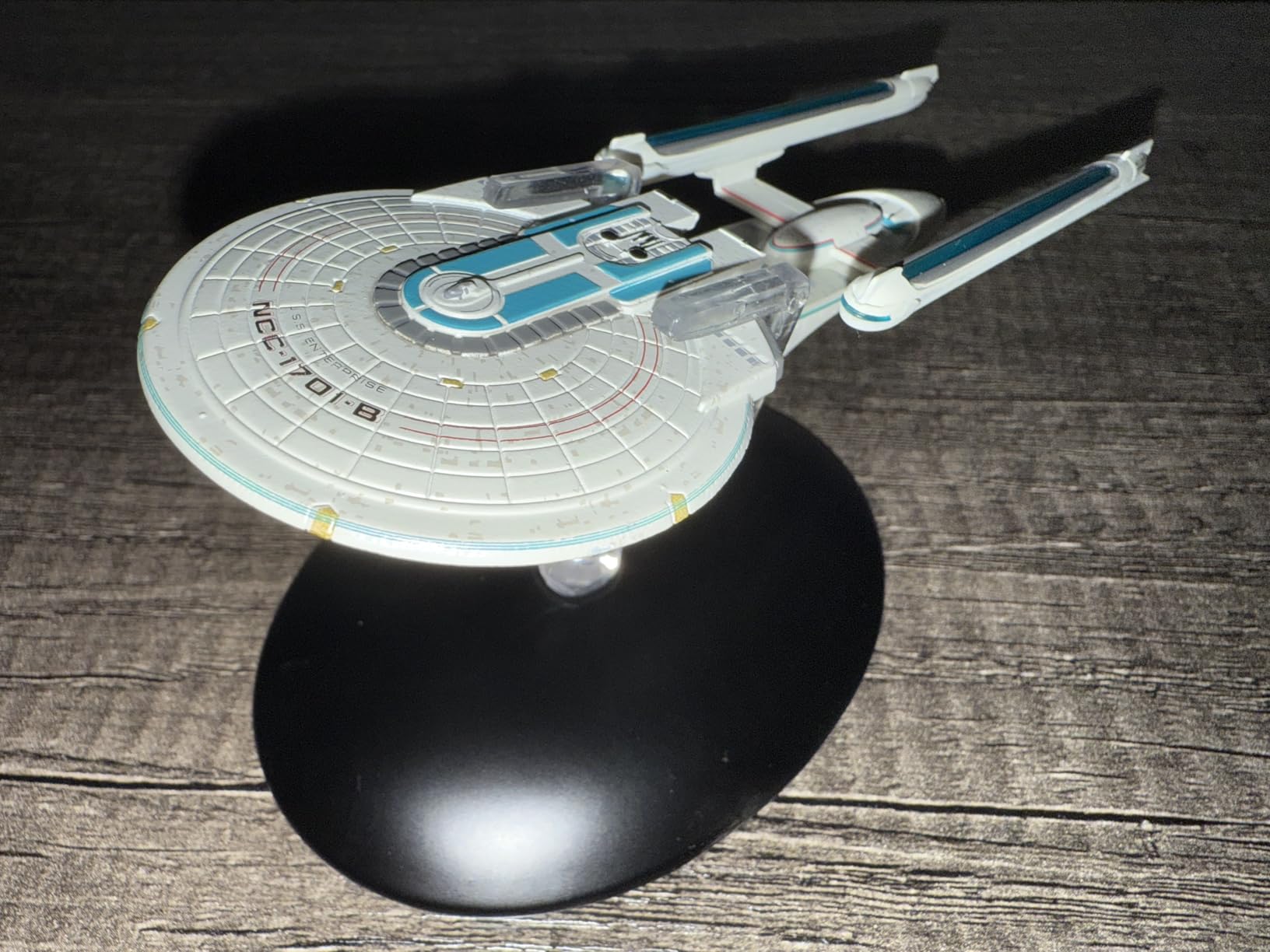 Eaglemoss Star Trek The Official Starships Collection #9: USS Enterprise NCC-1701 B Ship Replica Figurine customer photo 2