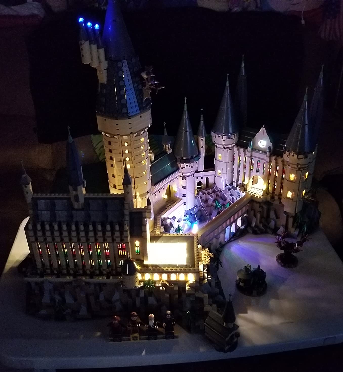LEGO Harry Potter Hogwarts Castle 71043 Building Set - Model Kit with Minifigures, Featuring Wand, Boats, and Spider Figure, Gryffindor and Hufflepuff Accessories, Collectible for Adults and Teens customer photo 1