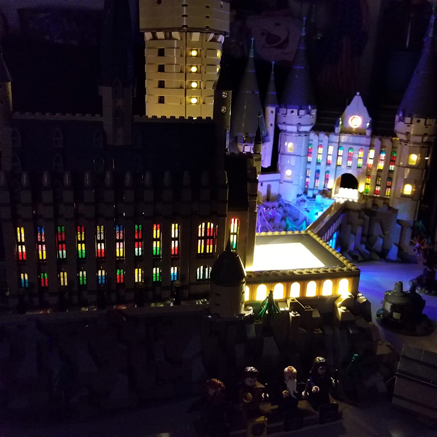 LEGO Harry Potter Hogwarts Castle 71043 Building Set - Model Kit with Minifigures, Featuring Wand, Boats, and Spider Figure, Gryffindor and Hufflepuff Accessories, Collectible for Adults and Teens customer photo 2