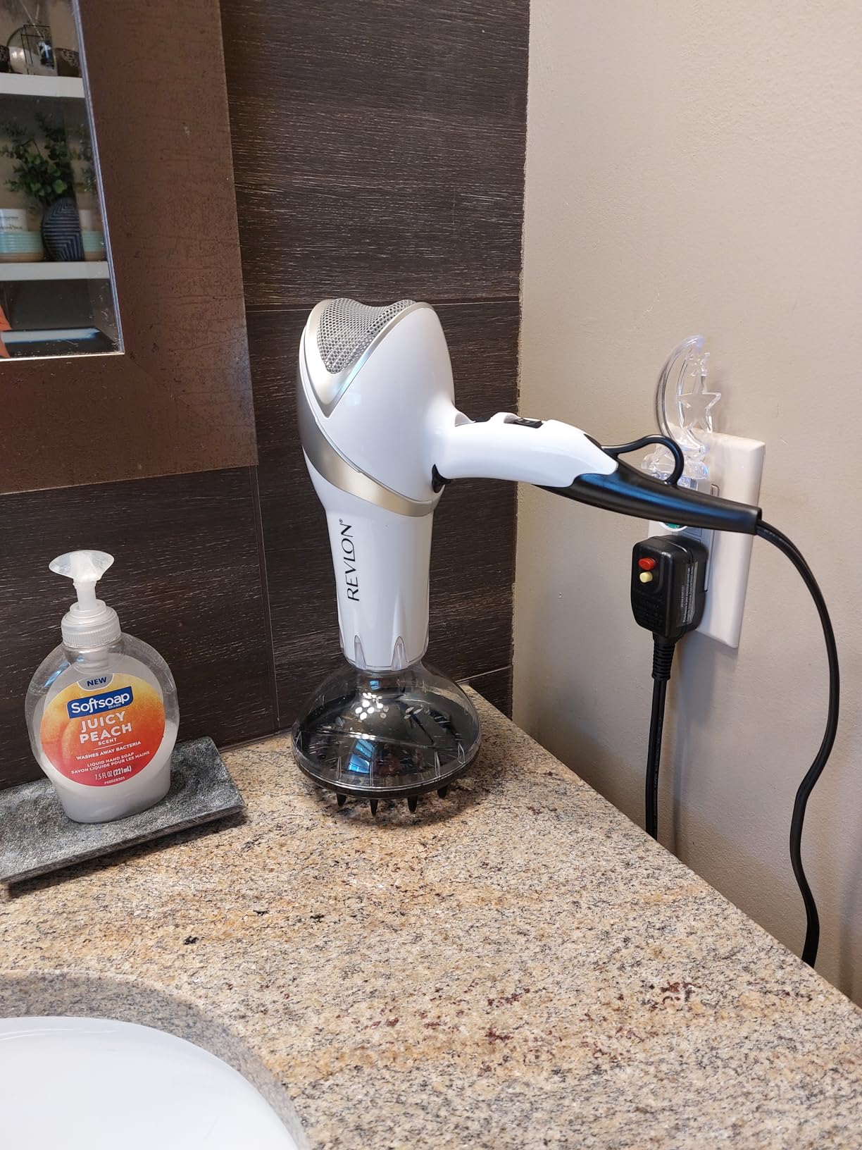 REVLON Infrared Ionic Hair Dryer with Diffuser & Concentrator, 1875 Watt customer photo 2