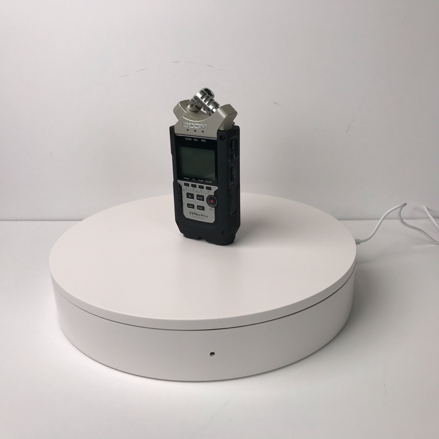 12.6In/32cm Rotating Platform, 350lbs Capacity Motorized Electric Turntable, Heavy Duty Motorized Rotating base, Large Motorized Rotating Display Stand, Photography Turntable with Remote customer photo 2