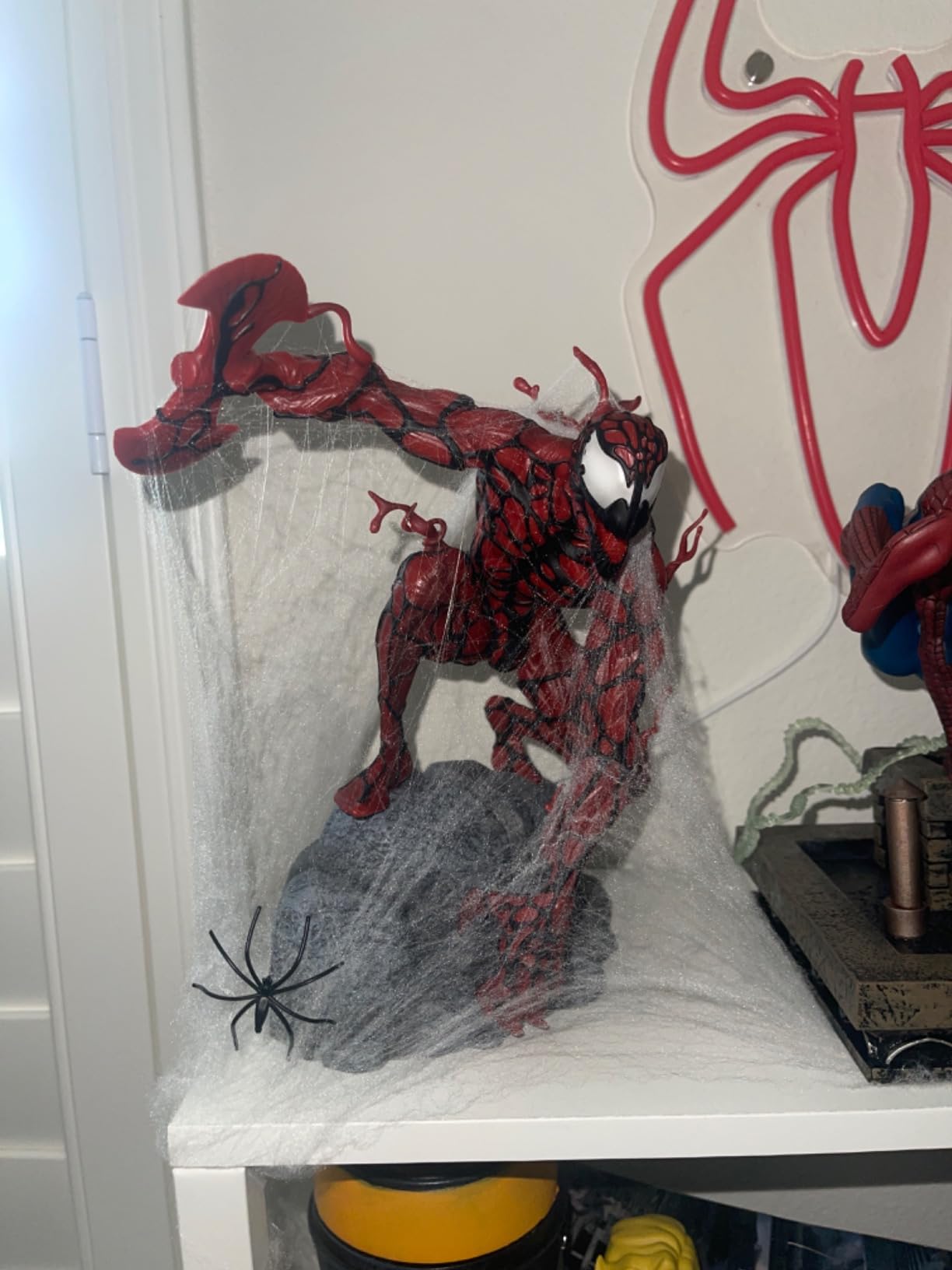 Diamond Select Toys Marvel Gallery: Carnage PVC Figure, Multicolor customer photo 2