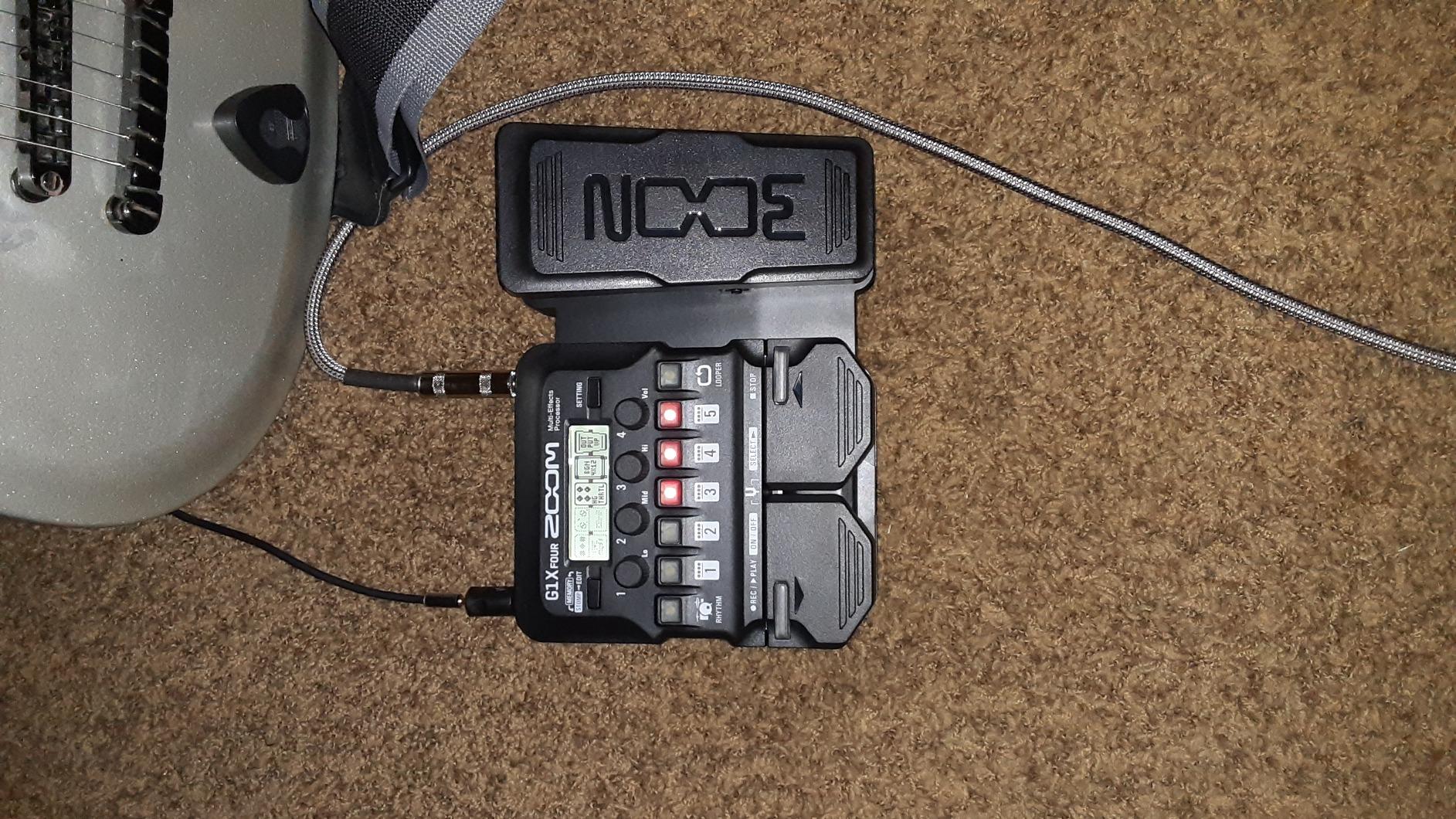 Zoom G1X FOUR Guitar Multi-Effects Processor with Expression Pedal, 70+ Effects & Amp Modeling customer photo 1