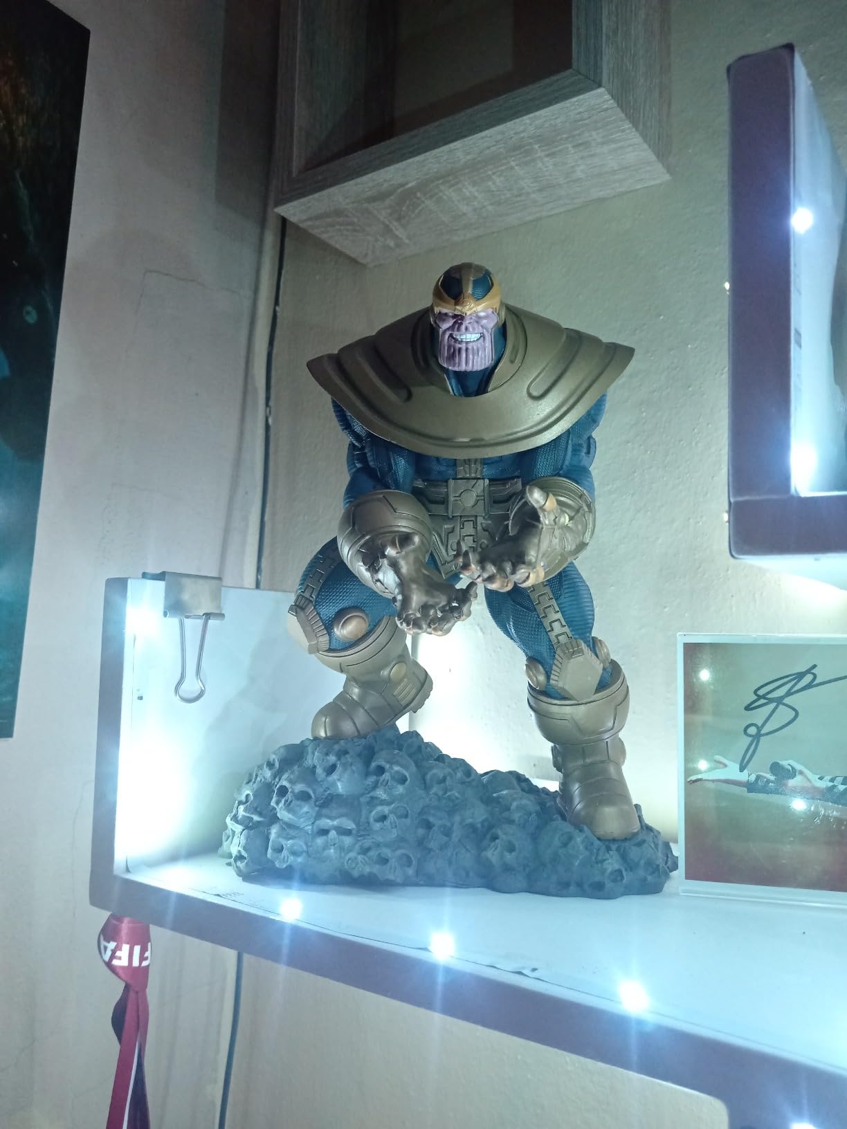Diamond Select Toys Marvel Gallery: Thanos PVC Figure, Multicolor, (Model: MAY192386) customer photo 1