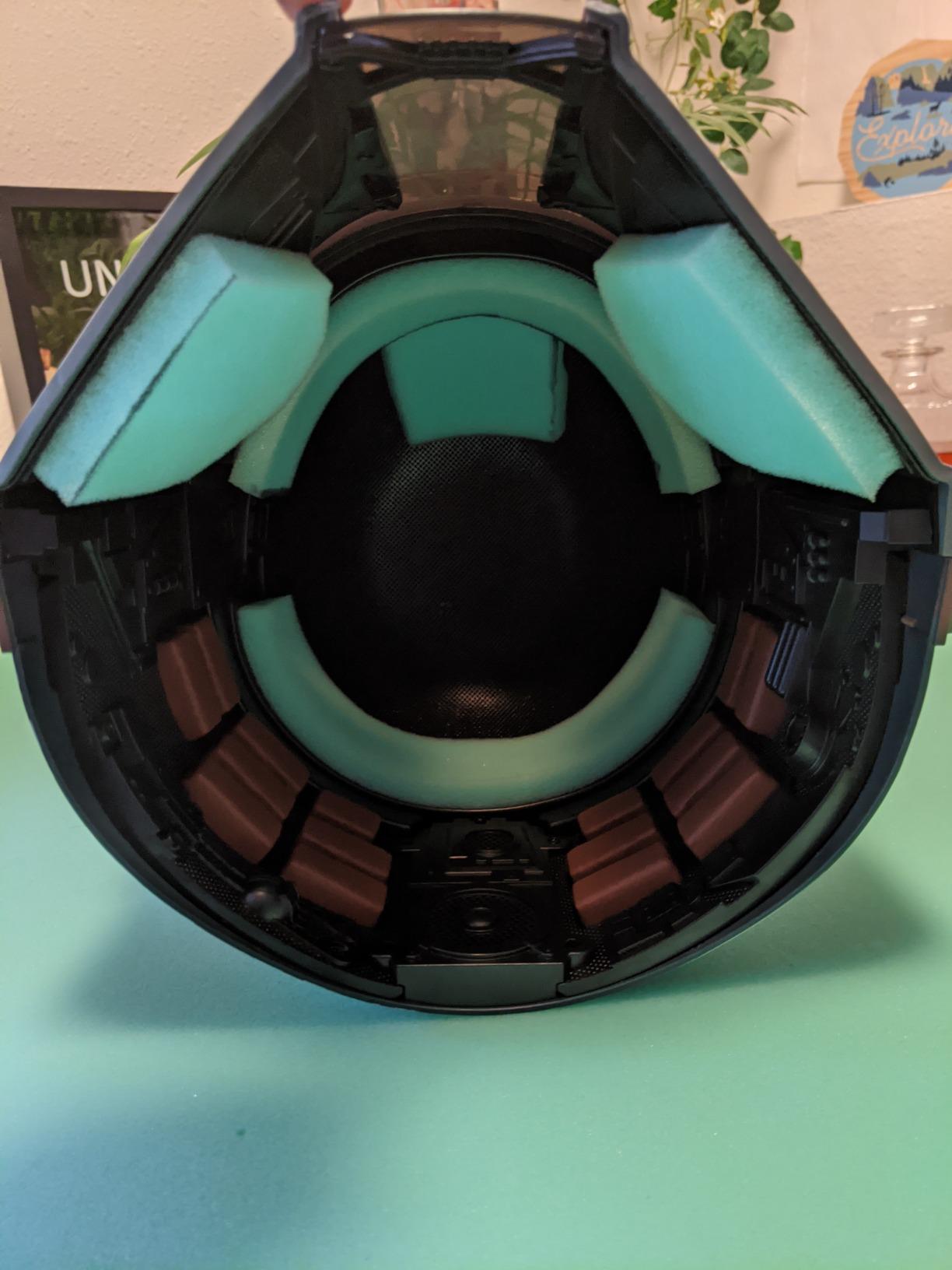 The Black Series Boba Fett Premium Electronic Helmet, The Empire Strikes Back Full-Scale Roleplay Collectible customer photo 2