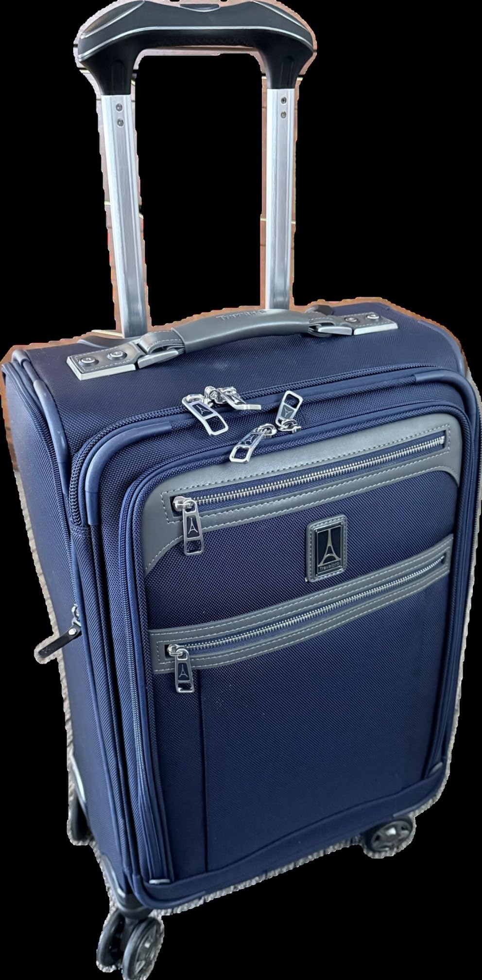 Travelpro Platinum Elite Softside Expandable Carry on Luggage, 8 Wheel Spinner Suitcase, USB Port, Suiter, True Navy Blue, Carry On 21-Inch customer photo 1